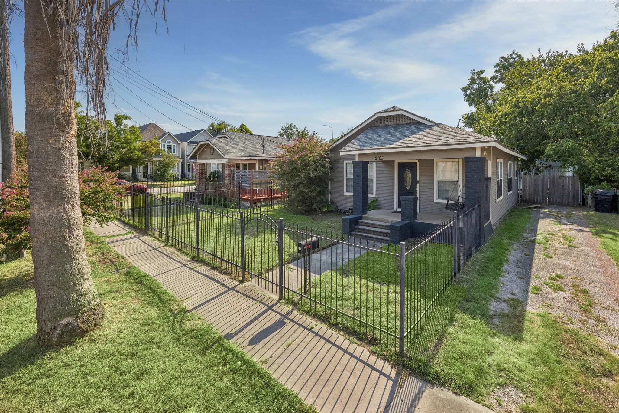 2105 Lawrence Street Property Photo 6