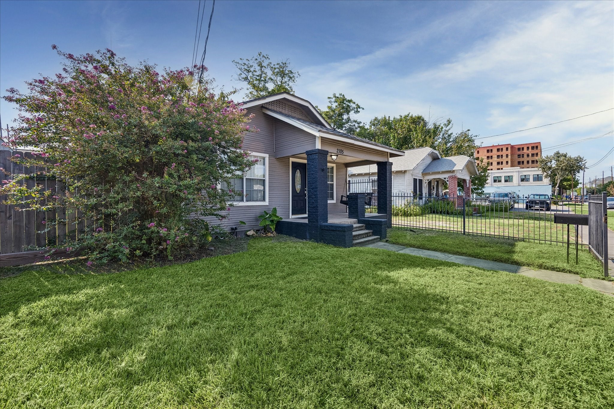 2105 Lawrence Street Property Photo 8