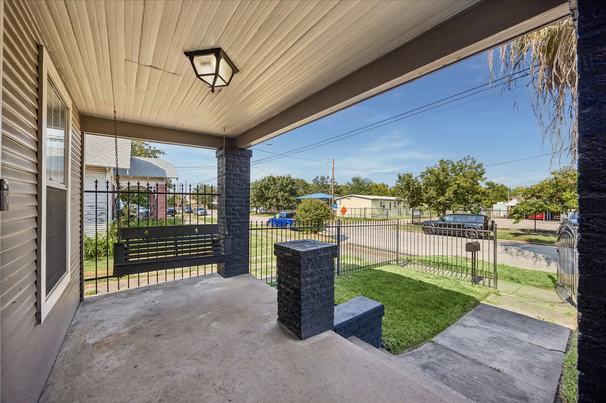 2105 Lawrence Street Property Photo 10