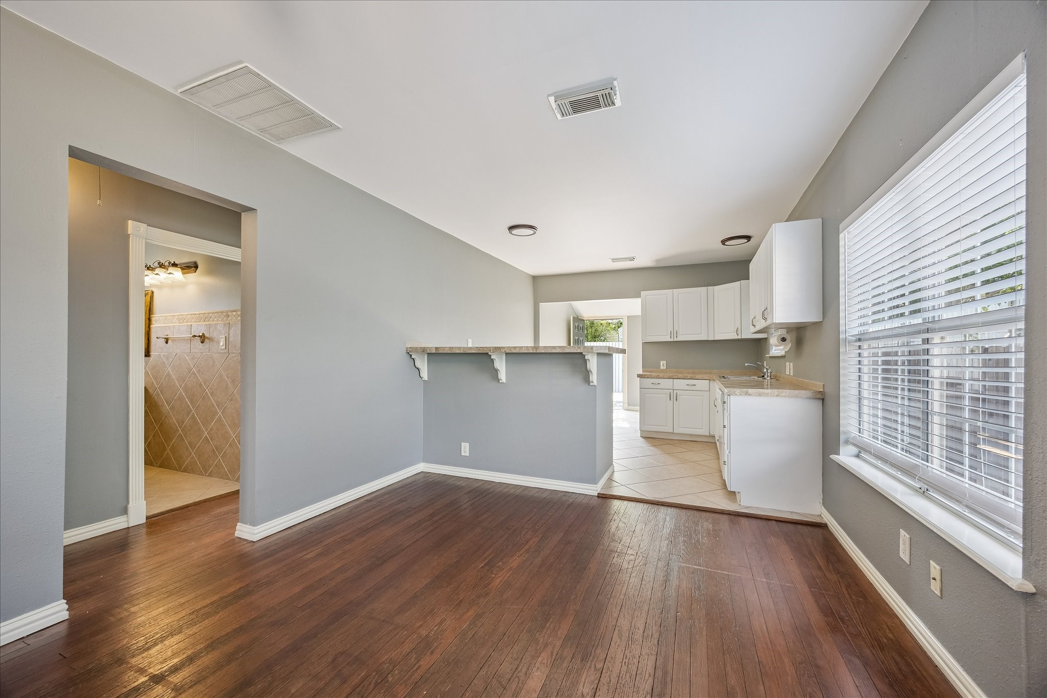 2105 Lawrence Street Property Photo 11