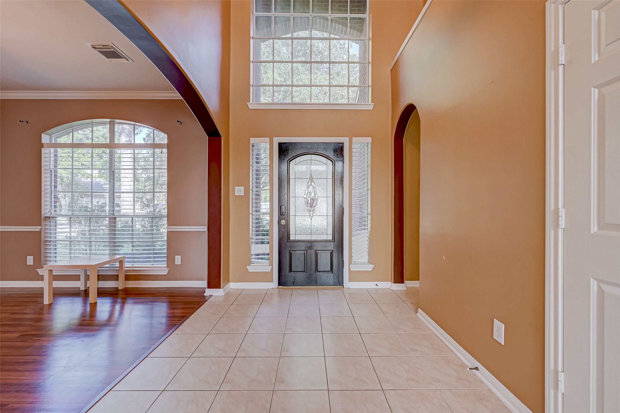1606 Maryvale Drive Property Photo 4