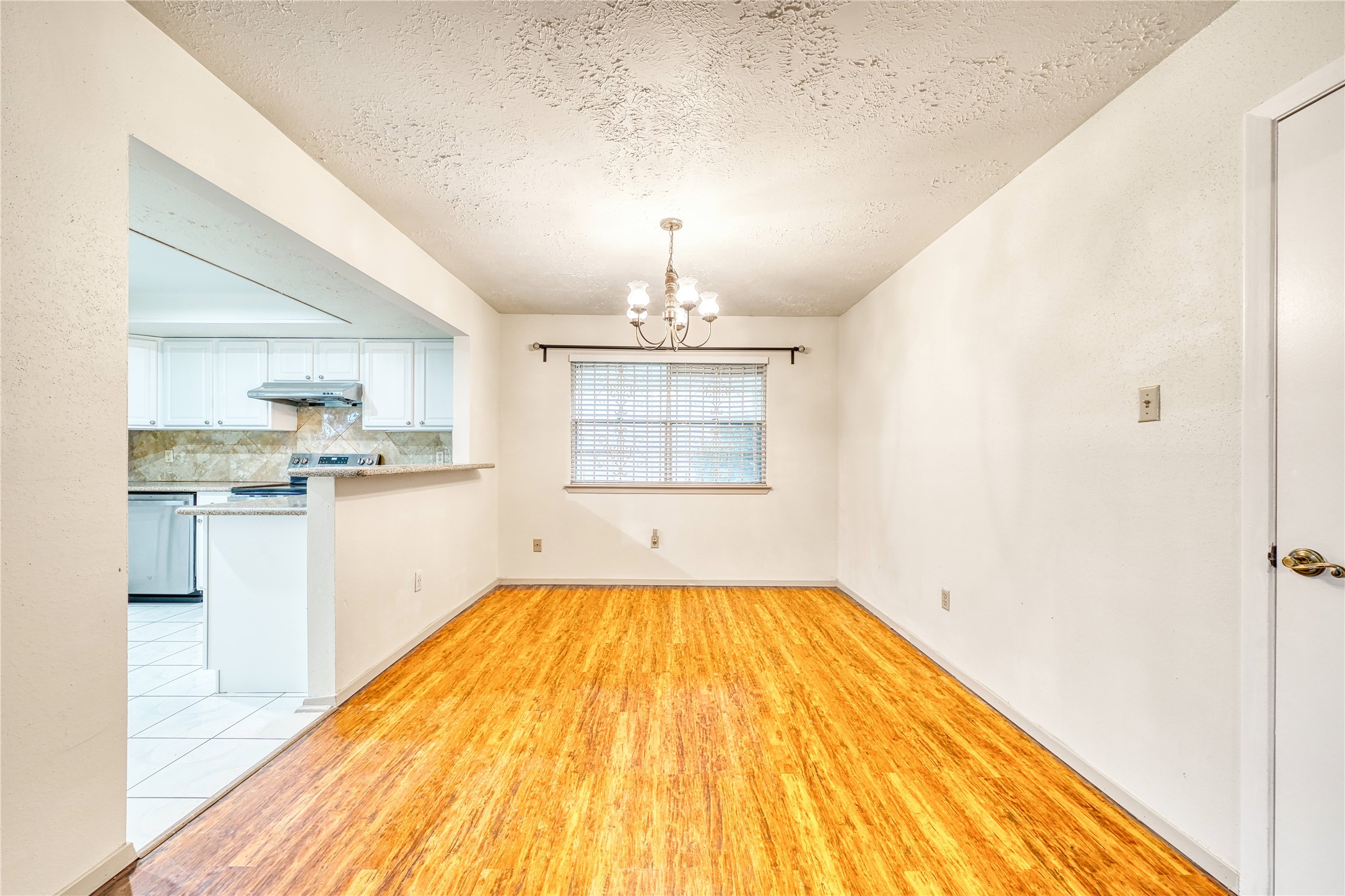 7811 Westbank Avenue Property Photo 11