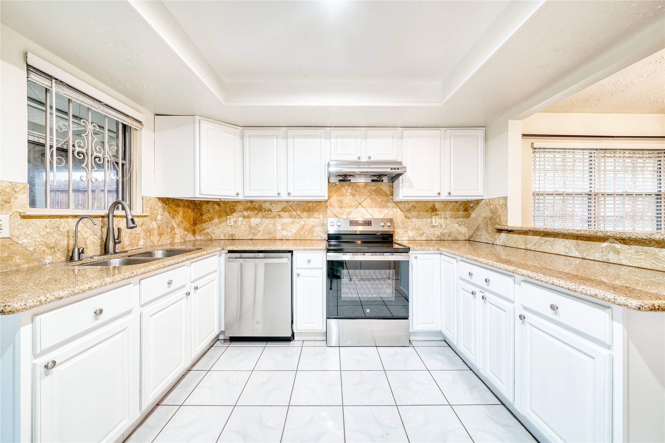 7811 Westbank Avenue Property Photo 15