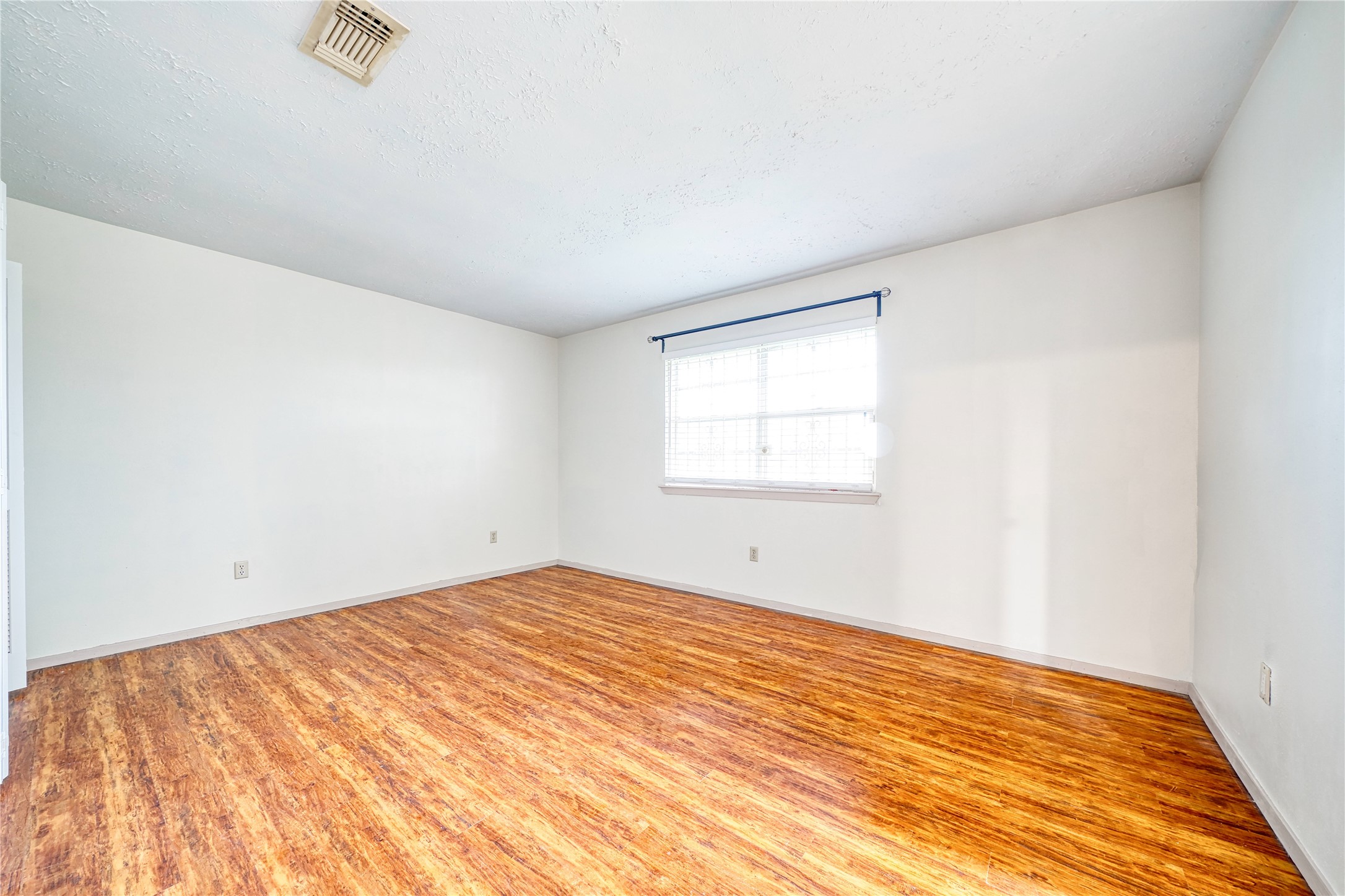 7811 Westbank Avenue Property Photo 29