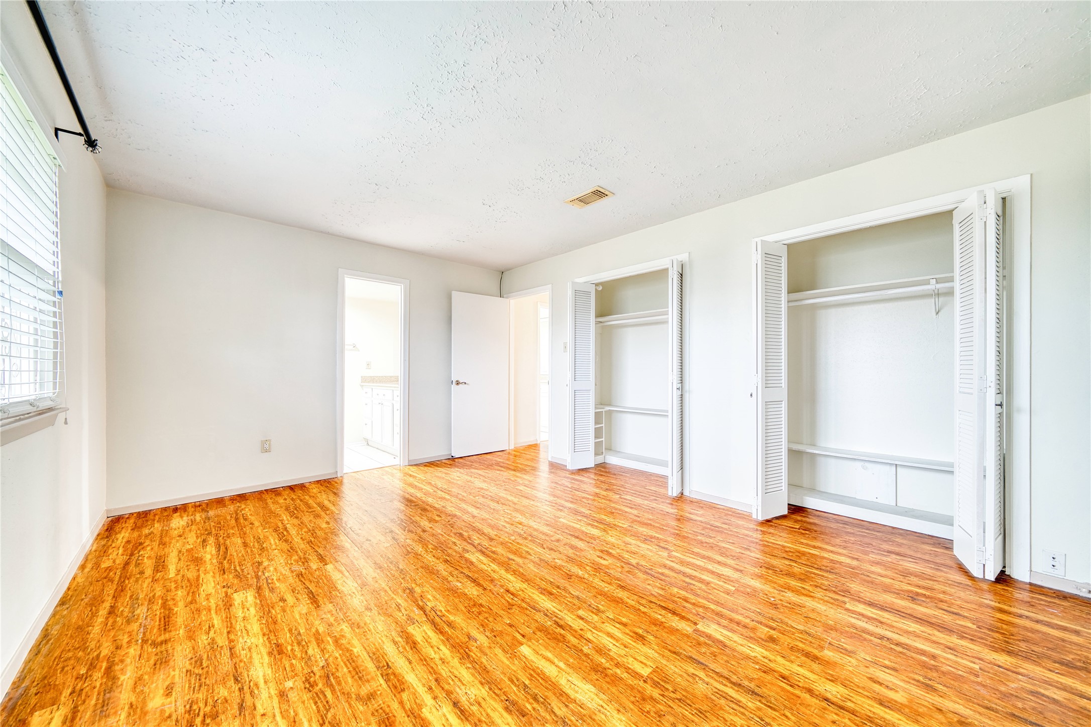 7811 Westbank Avenue Property Photo 31