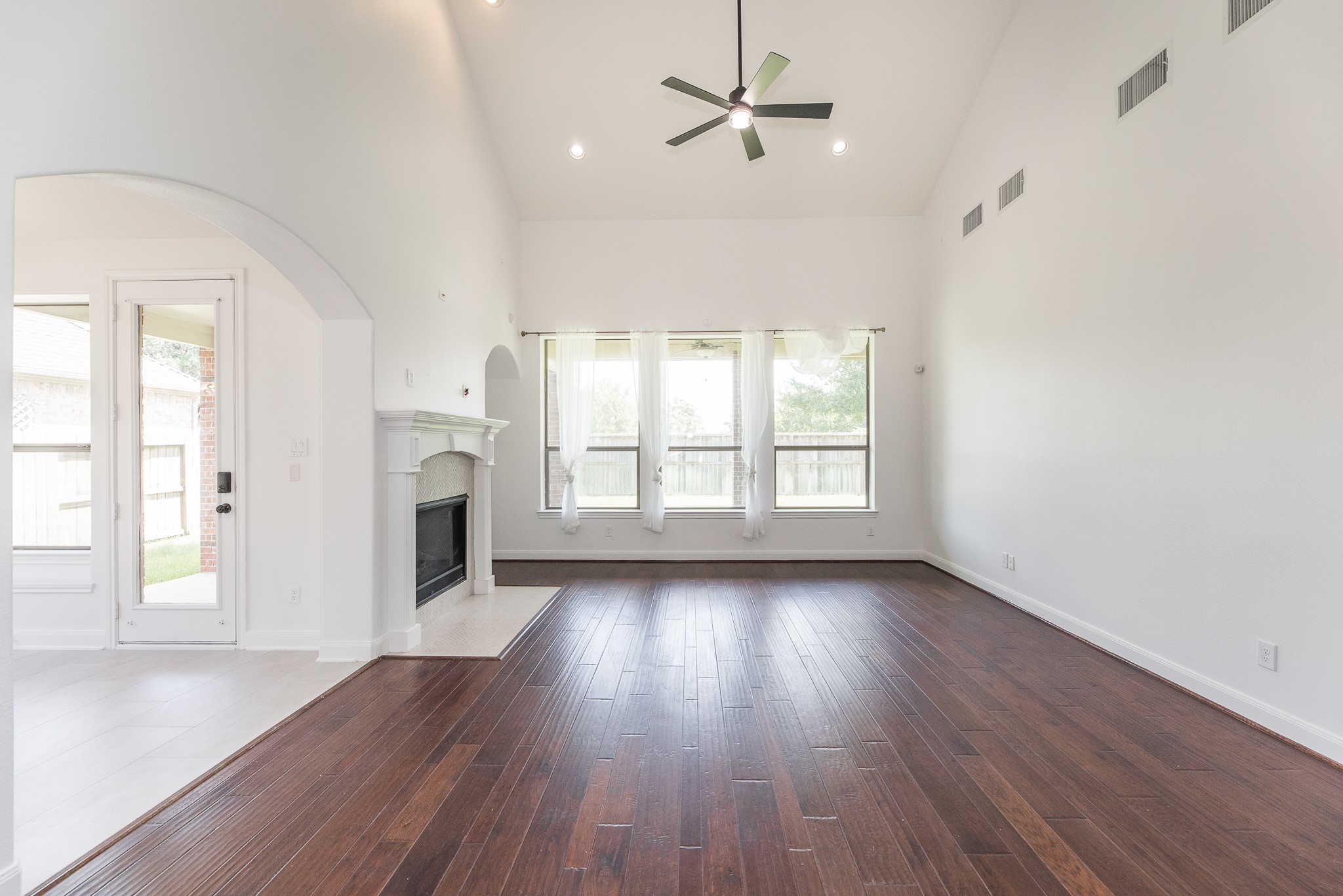 19507 Gladewater Court Property Photo 8