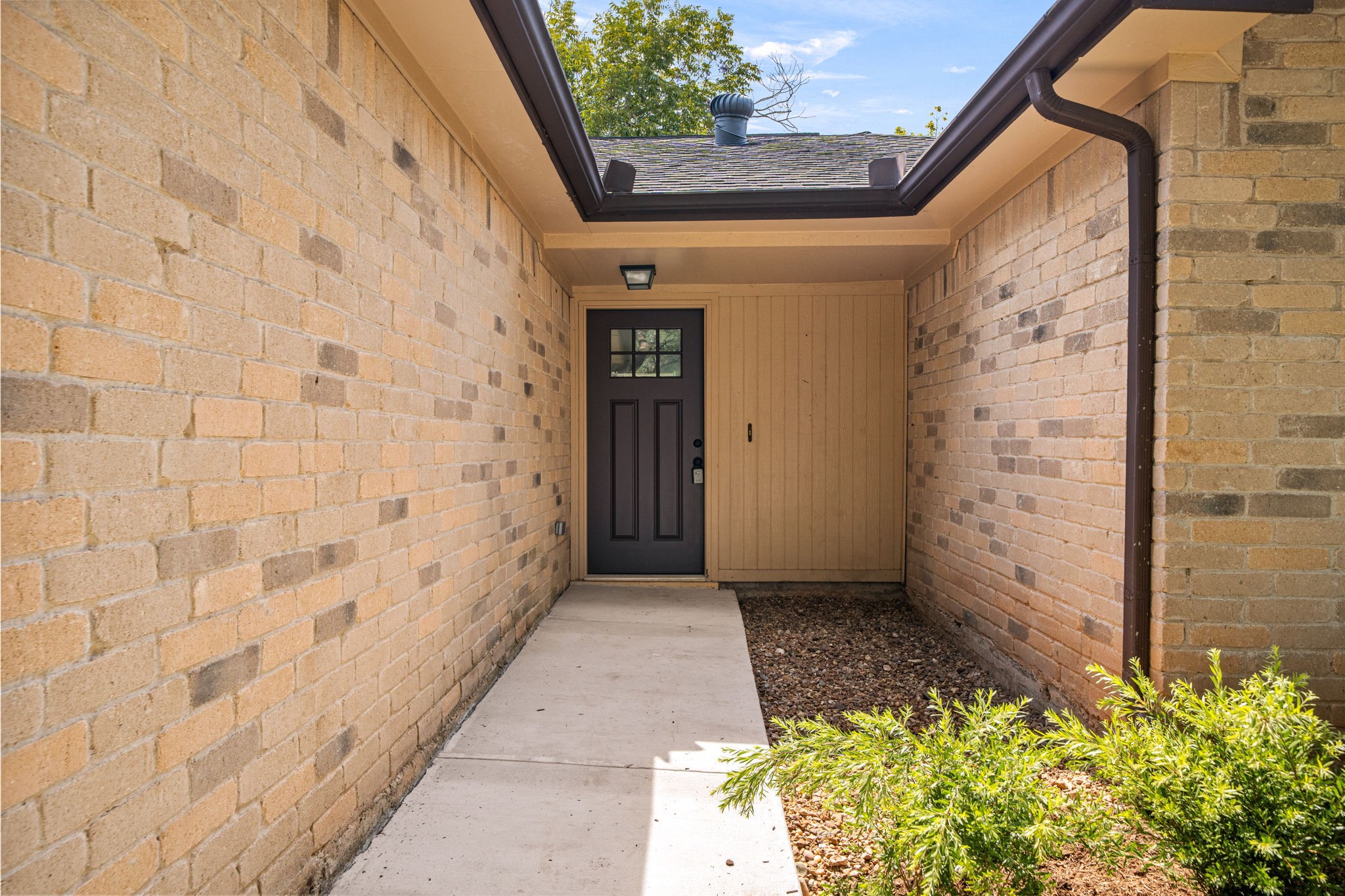 3930 Mill Rock Circle Property Photo 6