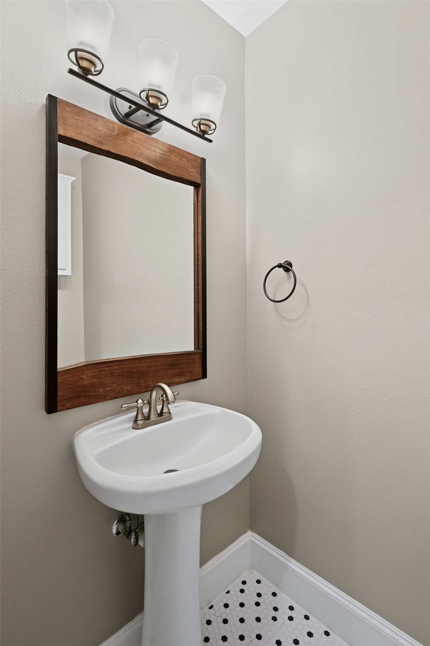 1721 Airline Drive Property Photo 20