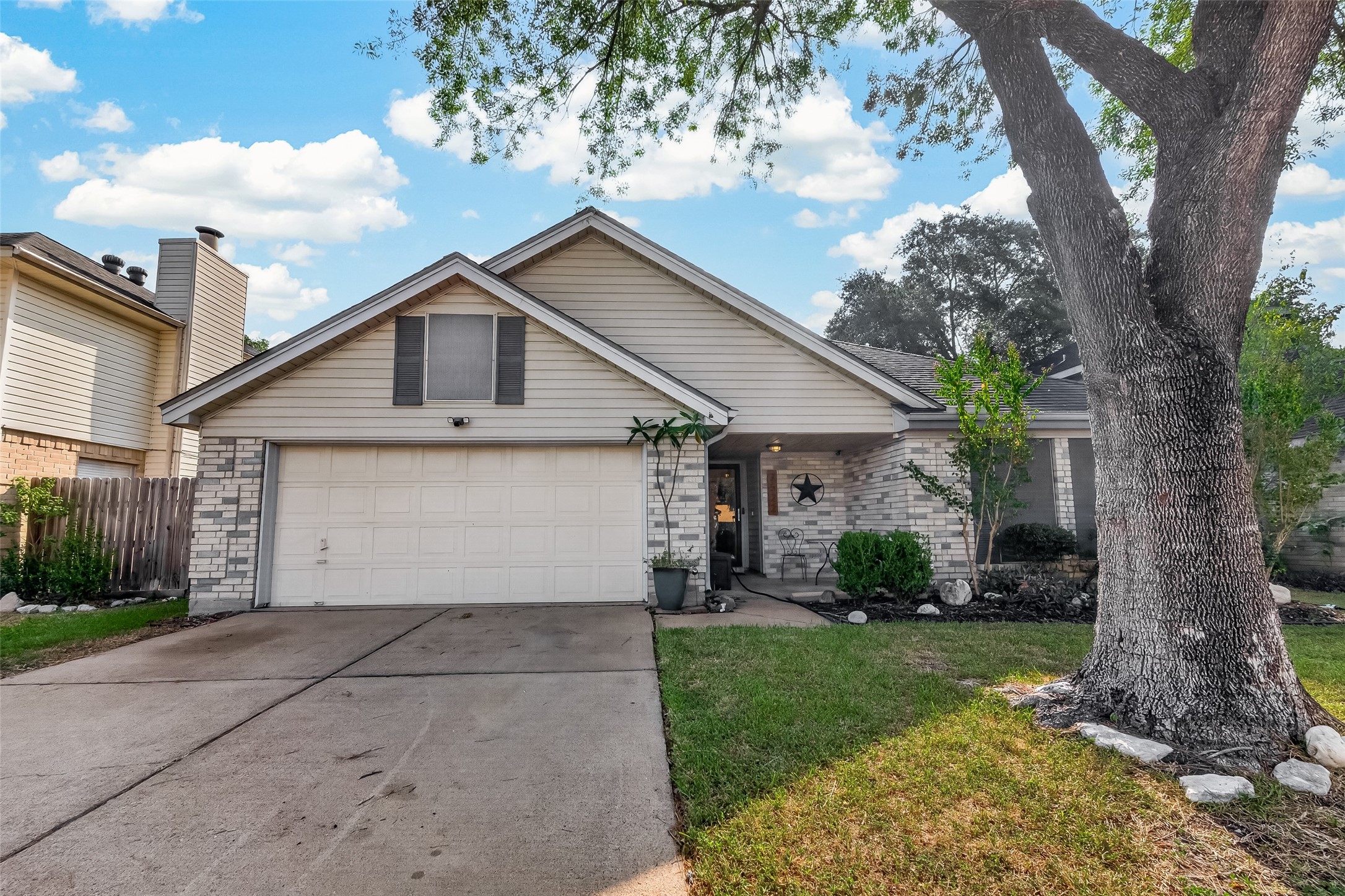 7522 Cavesson Drive Property Photo 1