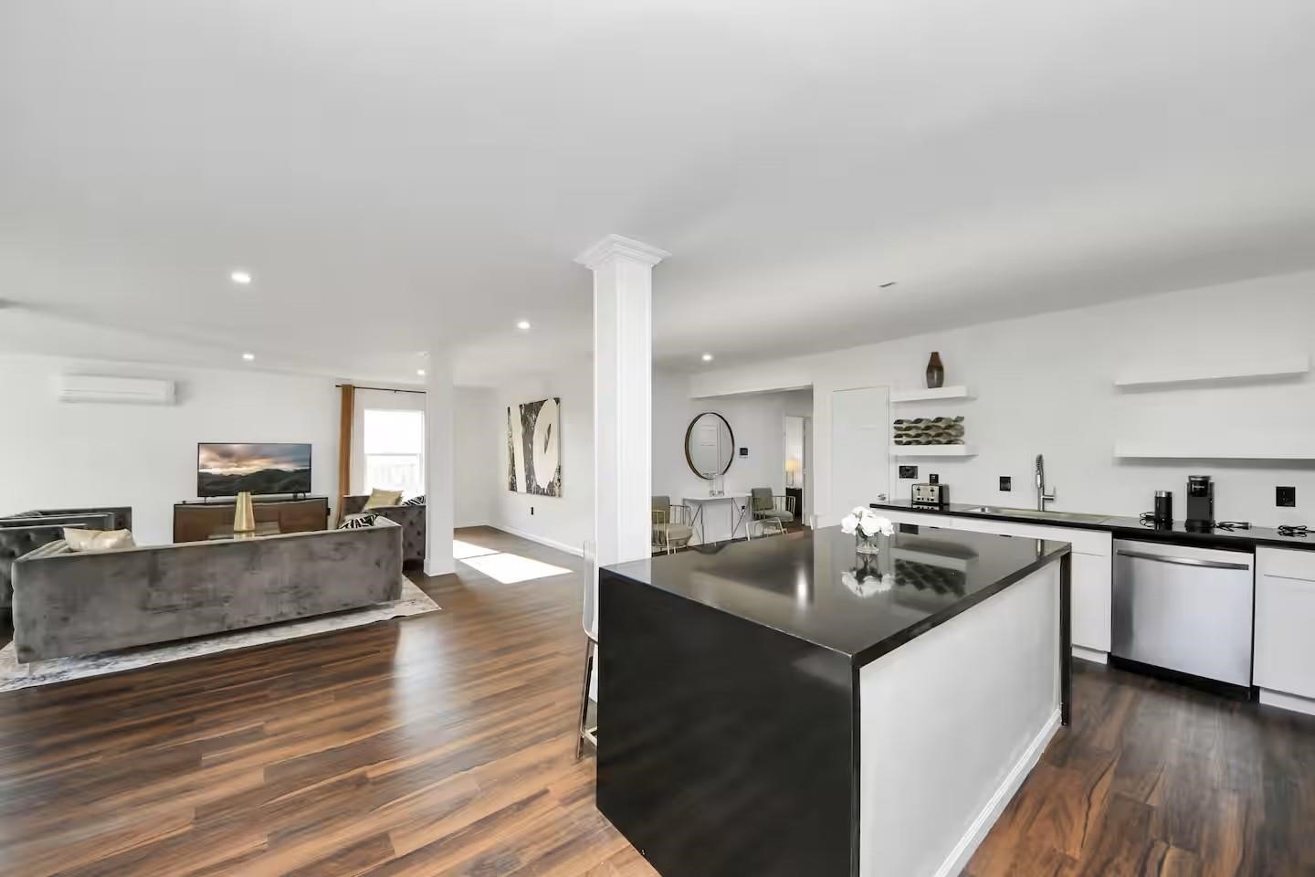 3217 Binz Street Property Photo 10