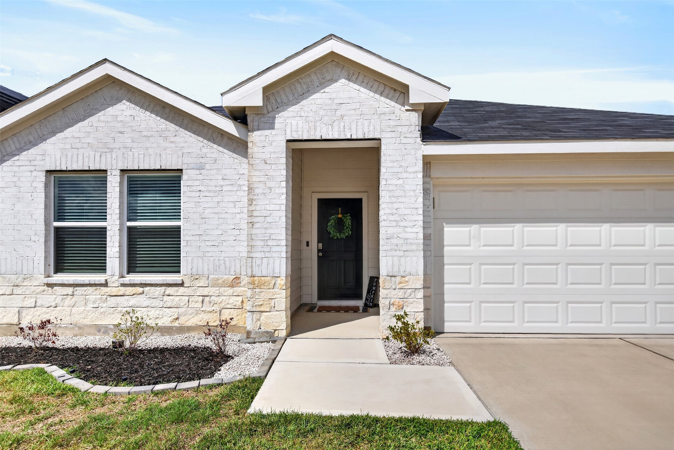 40935 Seasoned Oak Lane Property Photo 2