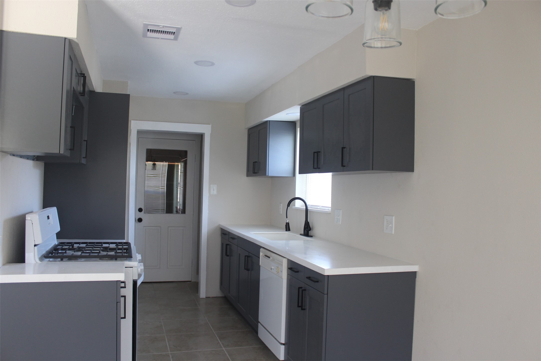 4920 Deerwood Circle Property Photo 4