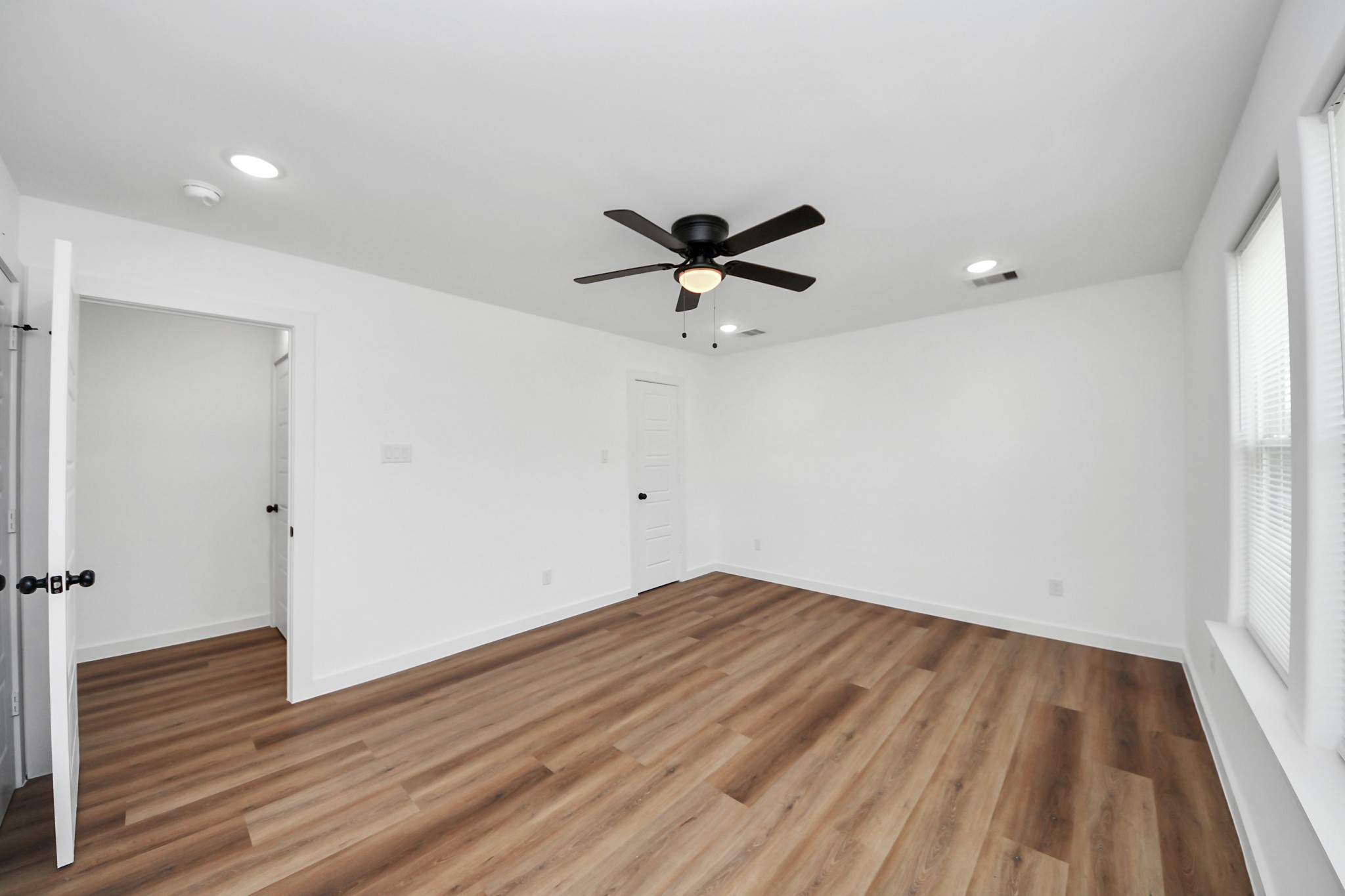 8021 Birmingham Street B Property Photo 18