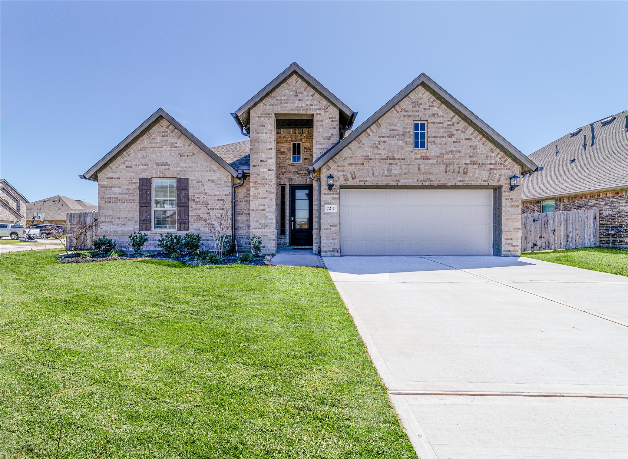 724 Kingwood Drive Property Photo