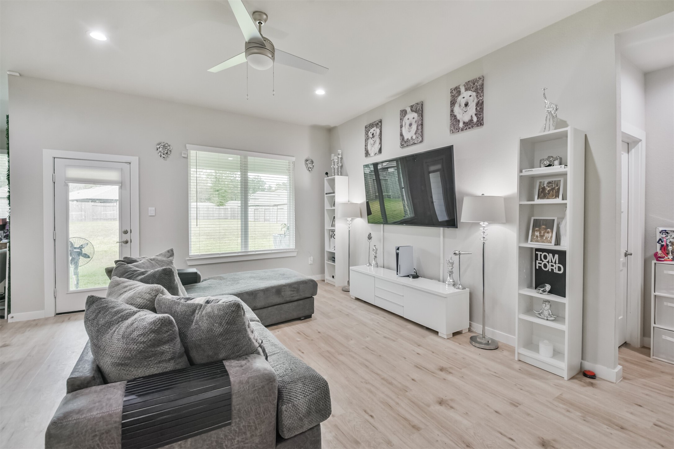 14226 Lake Lodge Drive Property Photo 8
