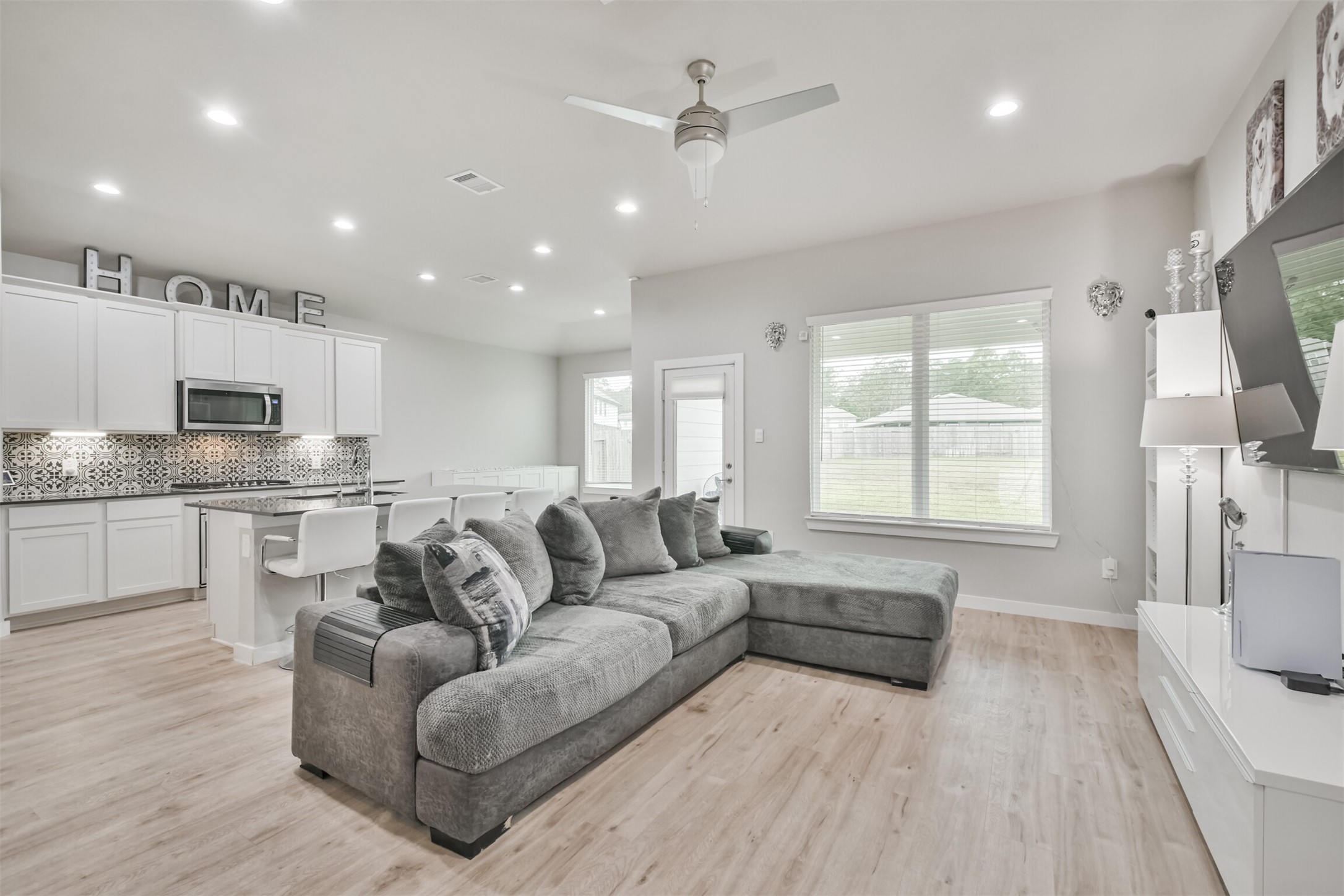 14226 Lake Lodge Drive Property Photo 10