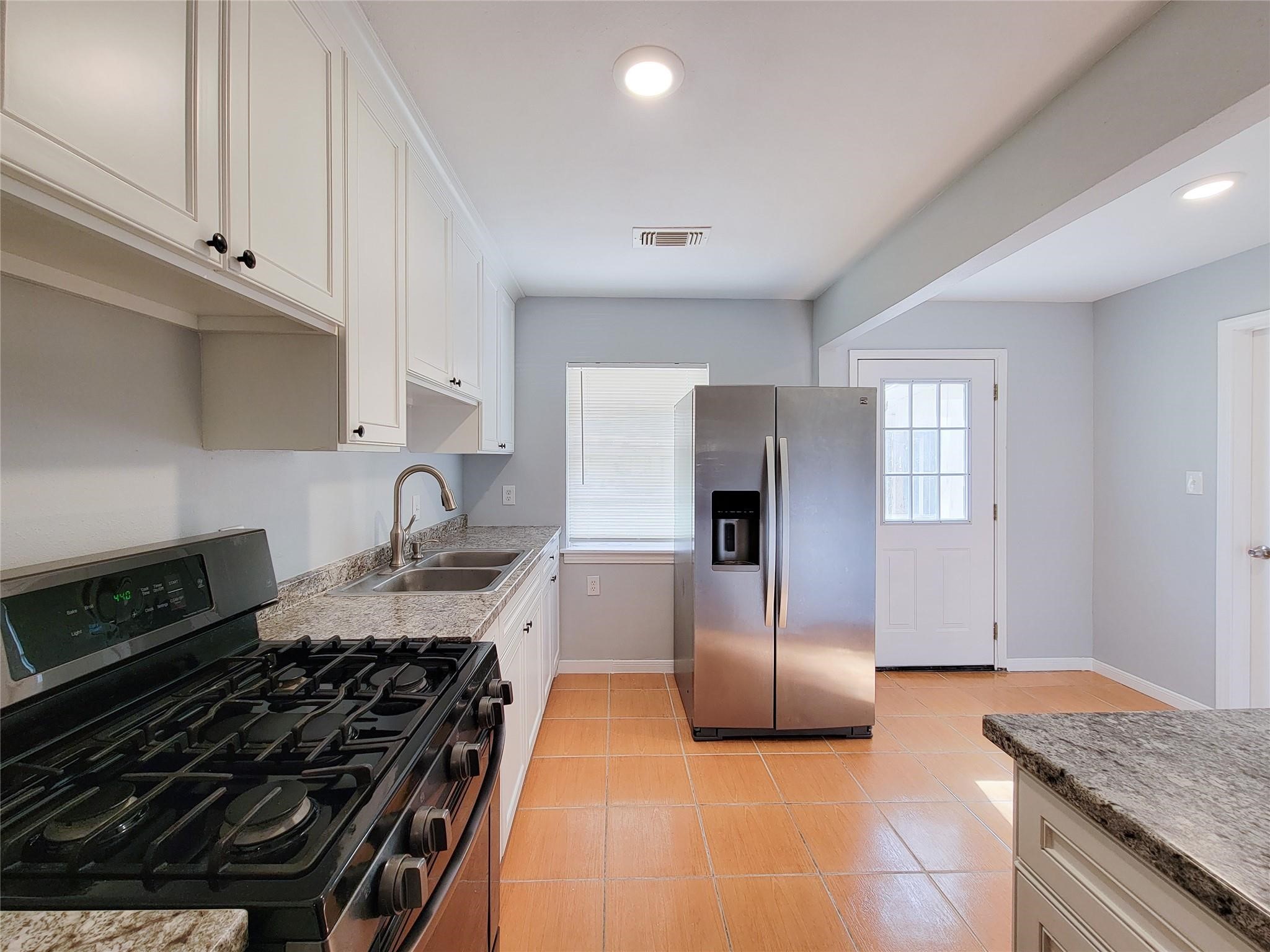 12422 Mylla Street Property Photo 7
