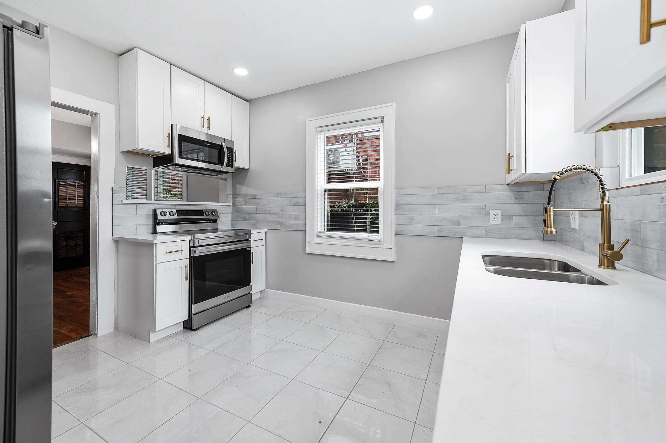 2511 Arbor Street Property Photo 10