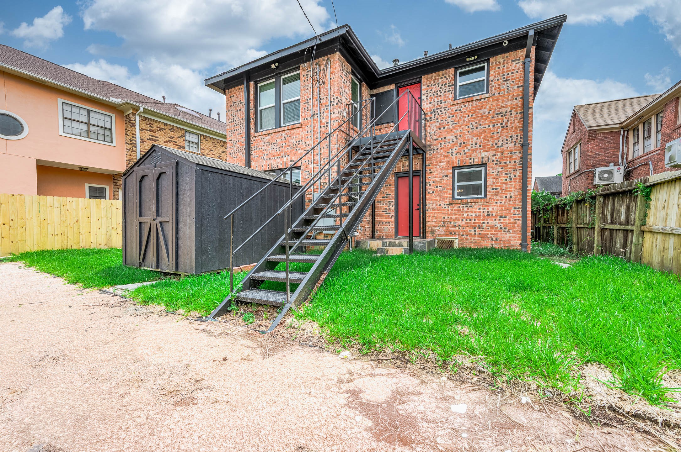 2511 Arbor Street Property Photo 16