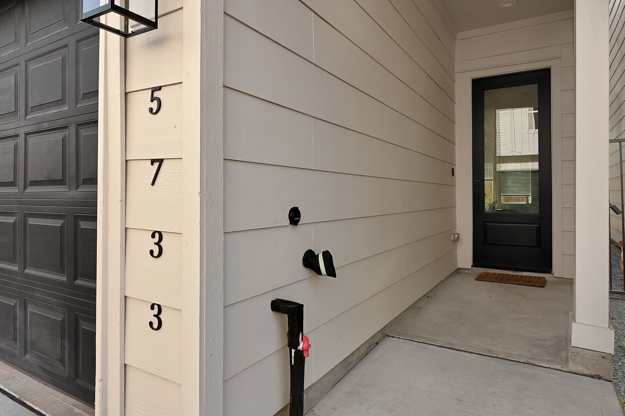 5733 White Magnolia Street Property Photo 2