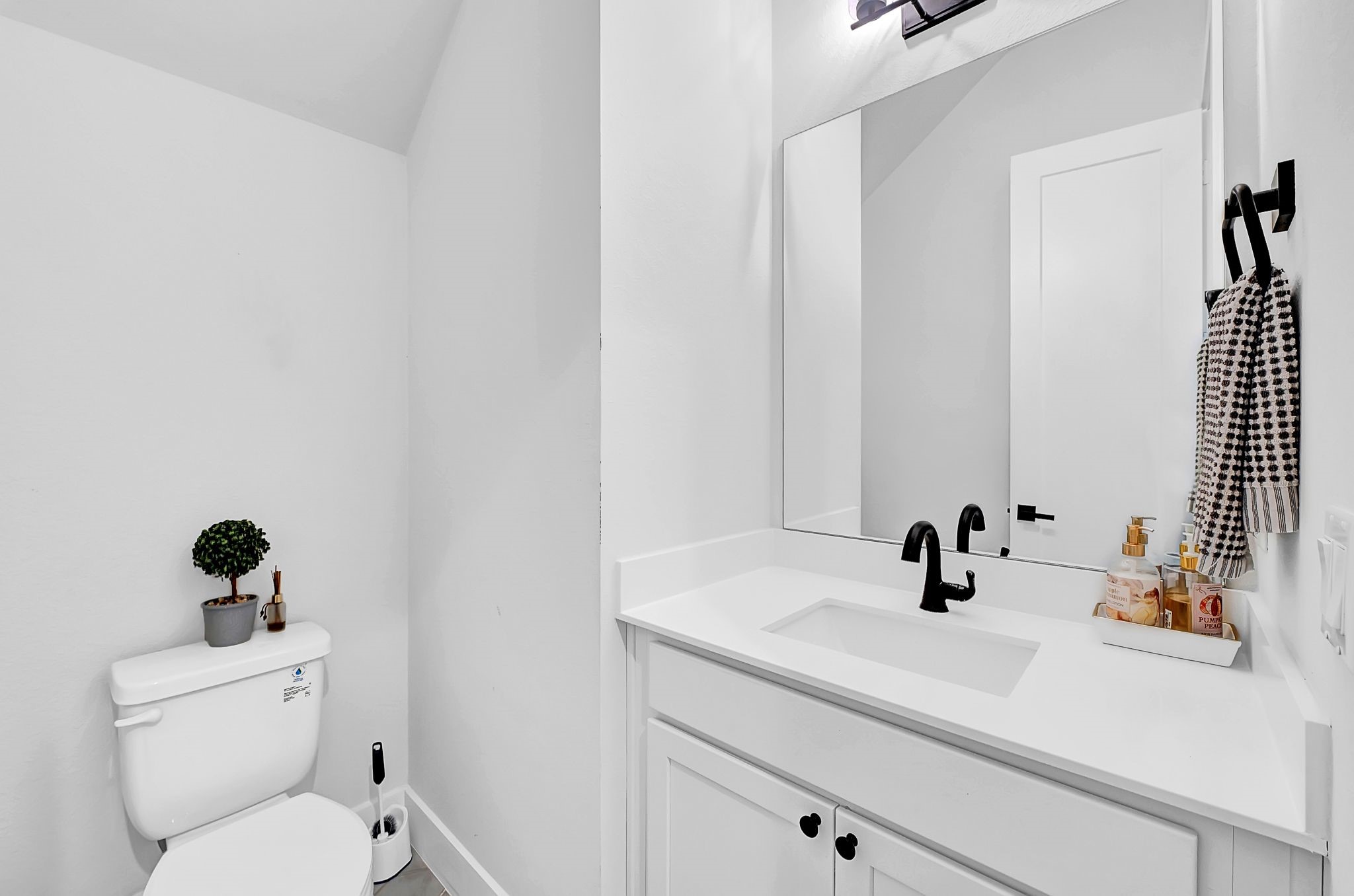 5733 White Magnolia Street Property Photo 10
