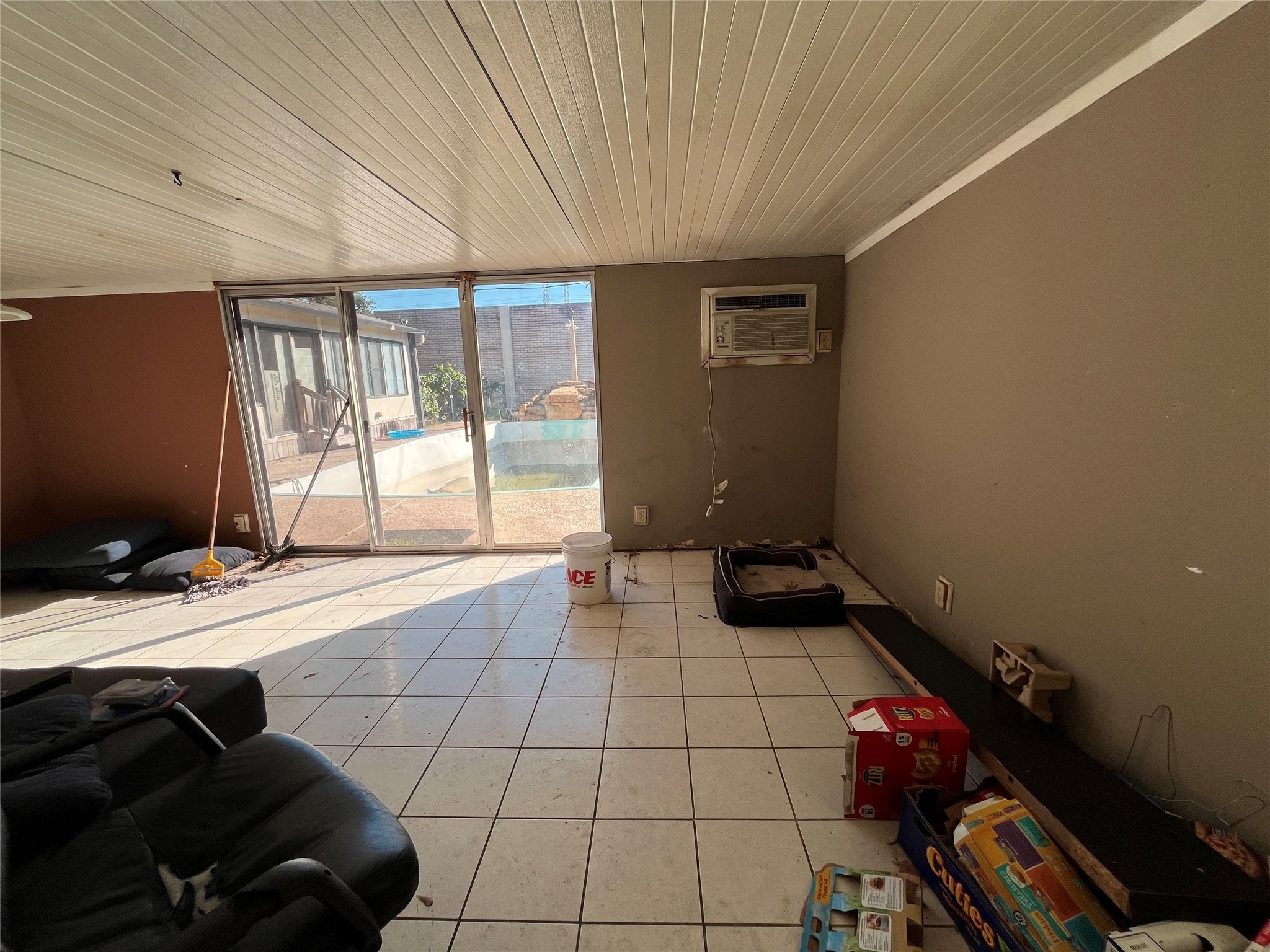 11414 Kirkwyn Drive Property Photo 3