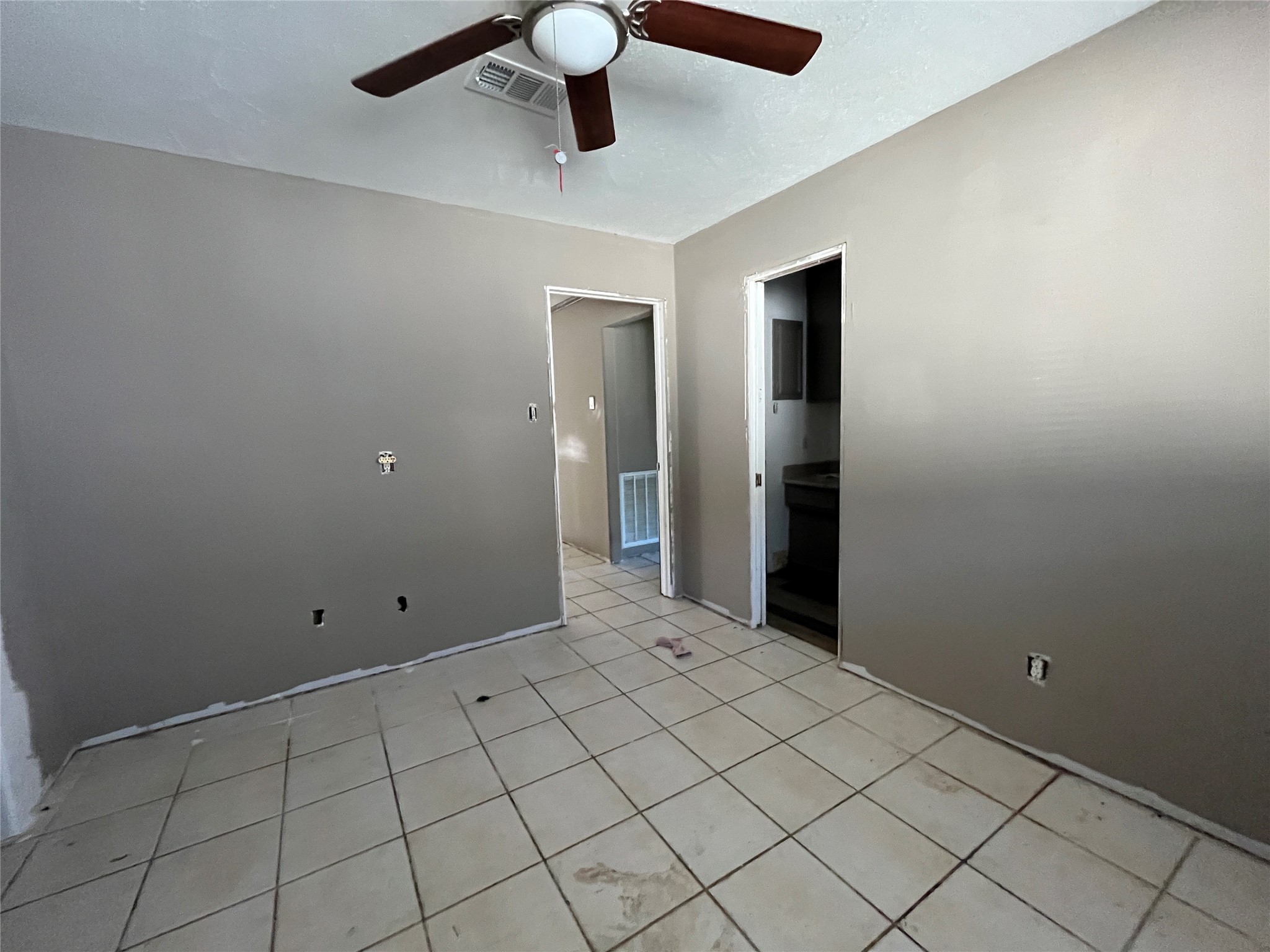 11414 Kirkwyn Drive Property Photo 10