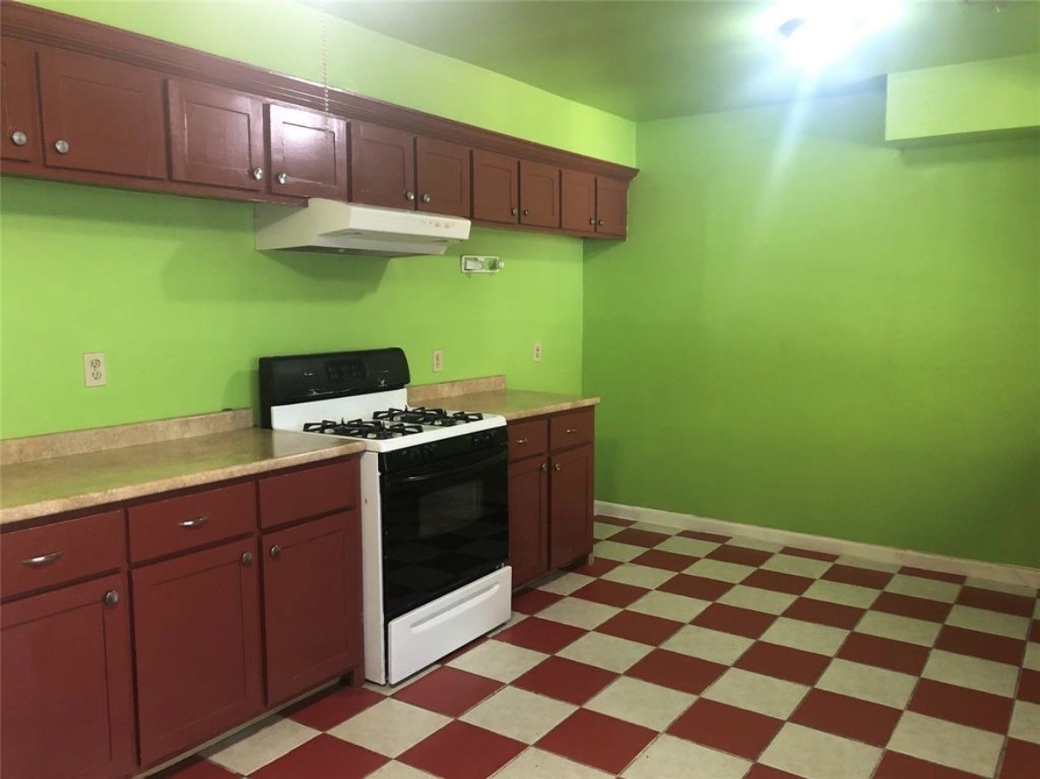 9314 Valley Stream Street Property Photo 4
