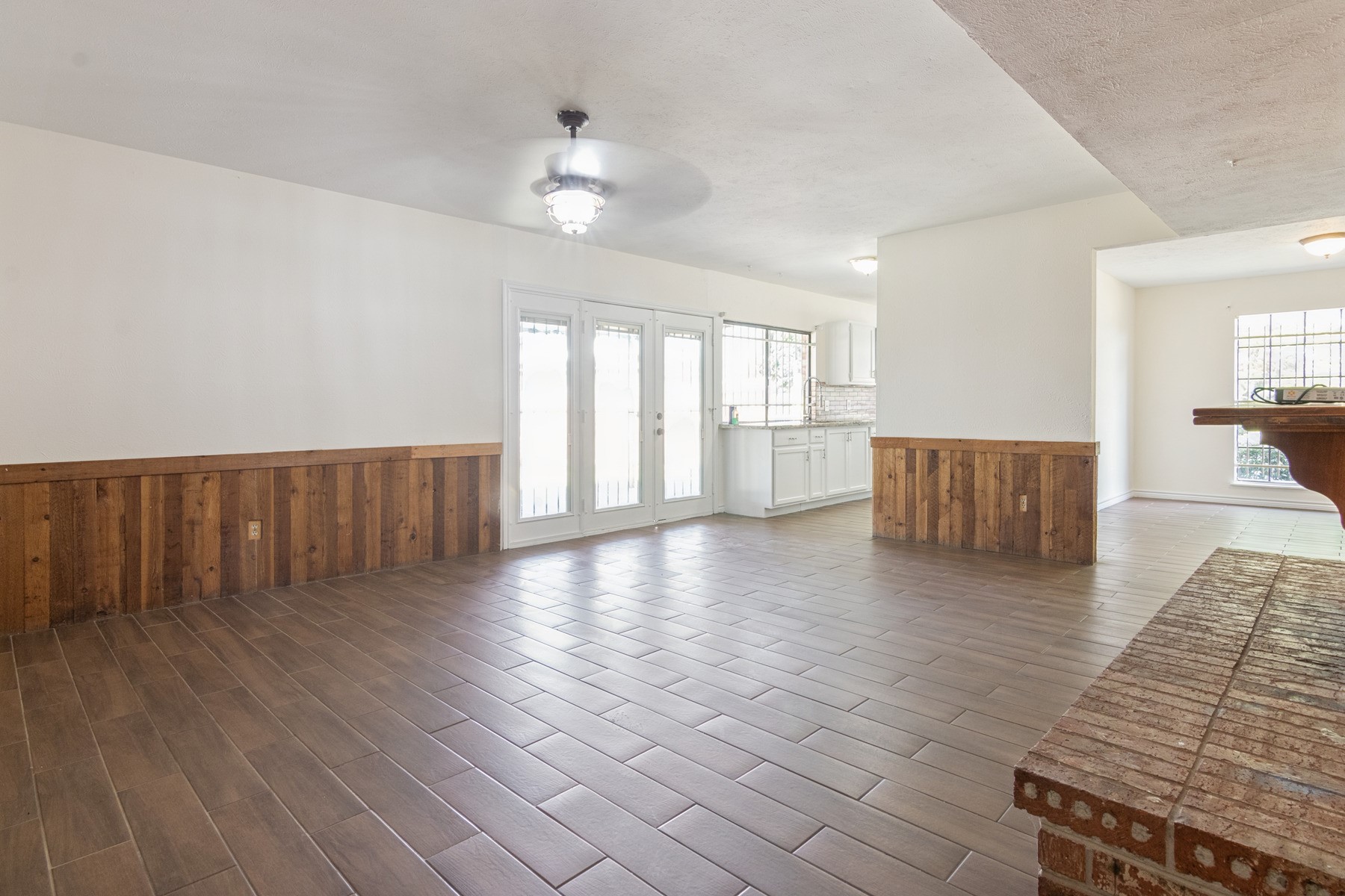 14603 Lorne Drive Property Photo 7