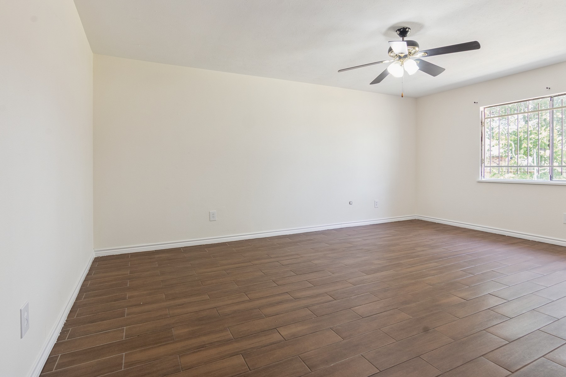 14603 Lorne Drive Property Photo 11
