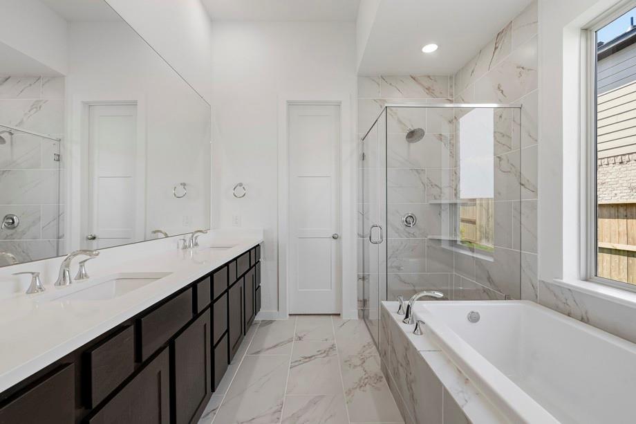 6435 Redwood Forest Drive, Manvel Tx 77578 Property Photo 13