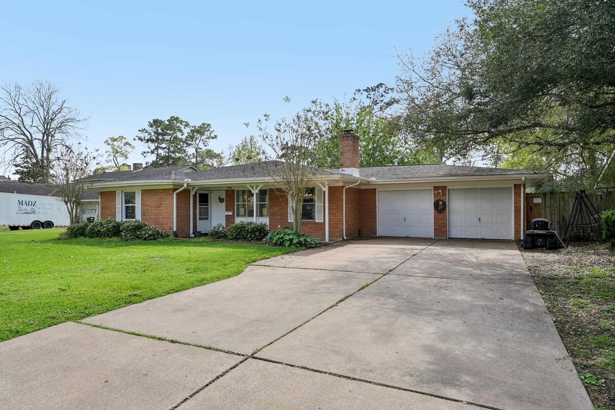 3036 Crest Drive Property Photo 1