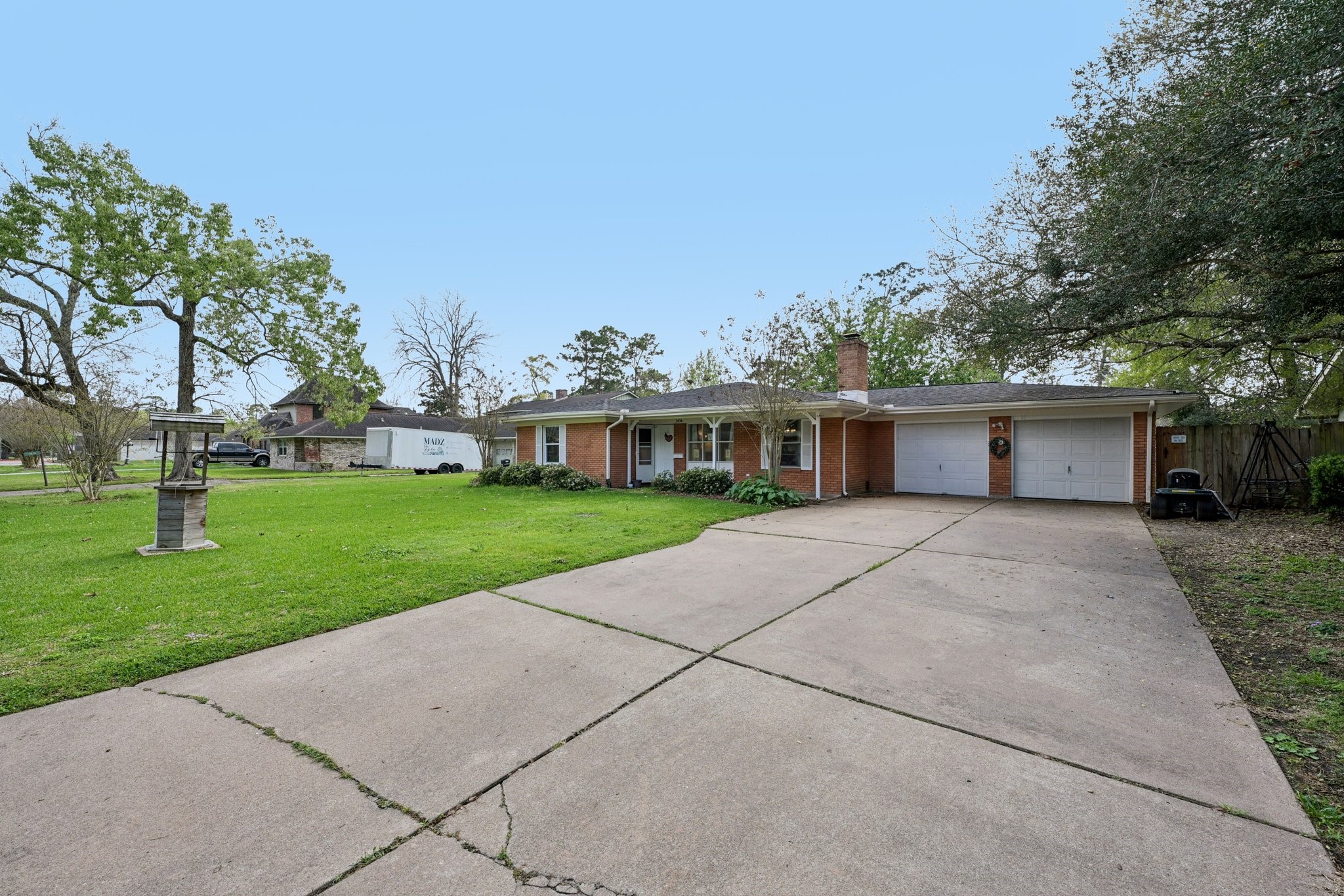 3036 Crest Drive Property Photo 3