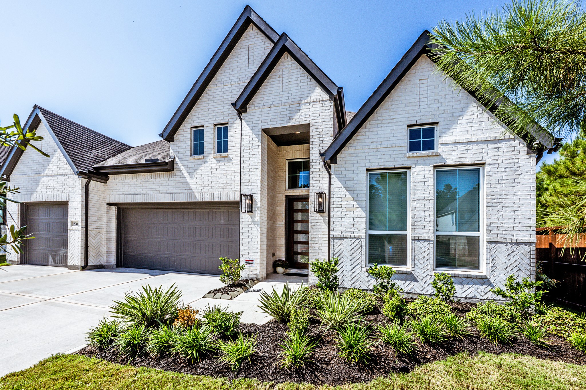 15708 Hoptree Heights Lane Property Photo 3