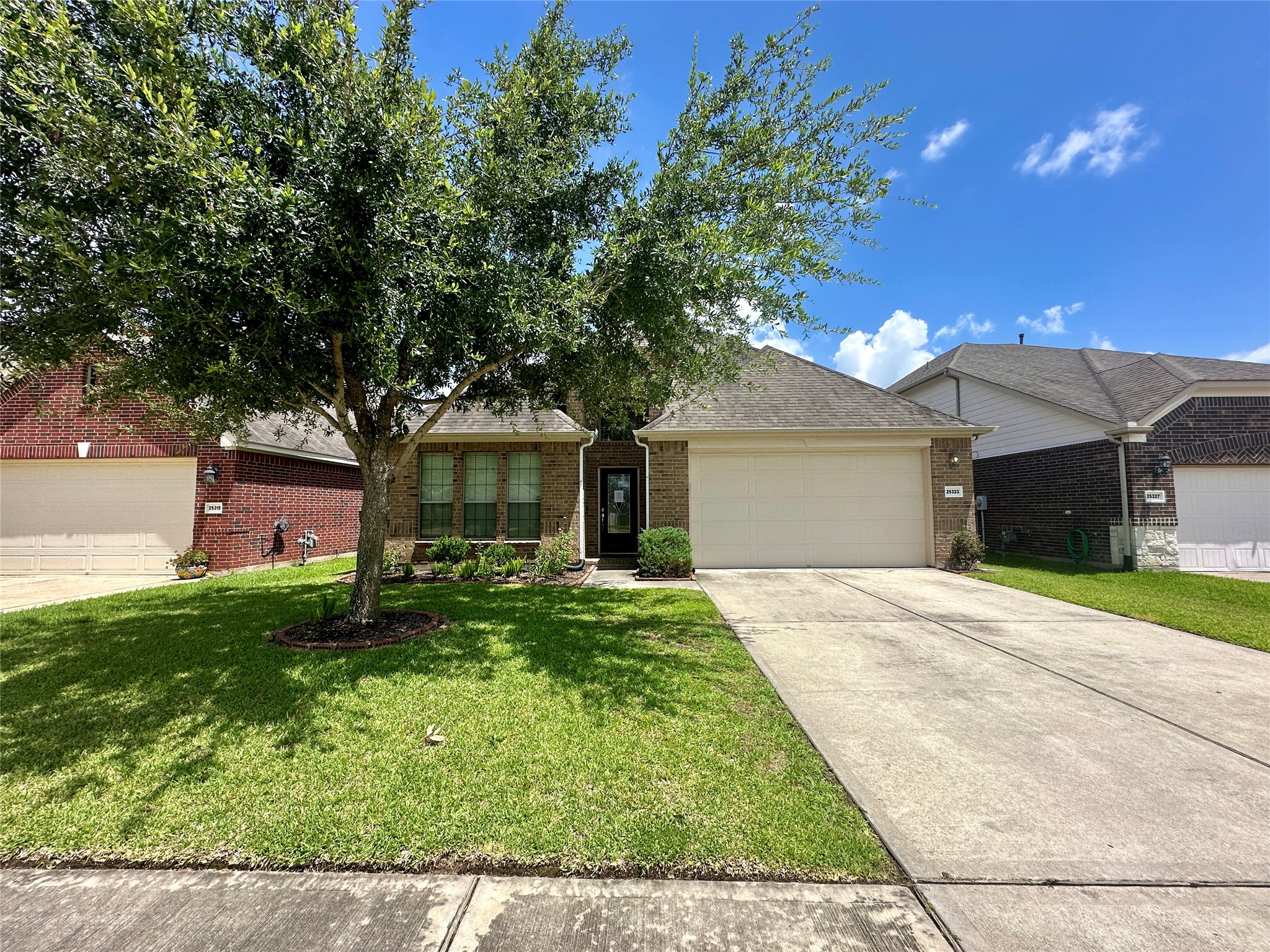 25323 Lisburn Drive Property Photo 2