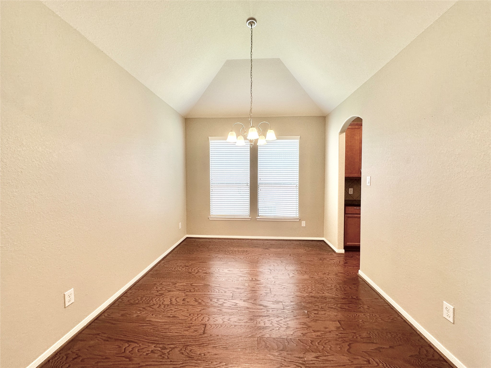 25323 Lisburn Drive Property Photo 8