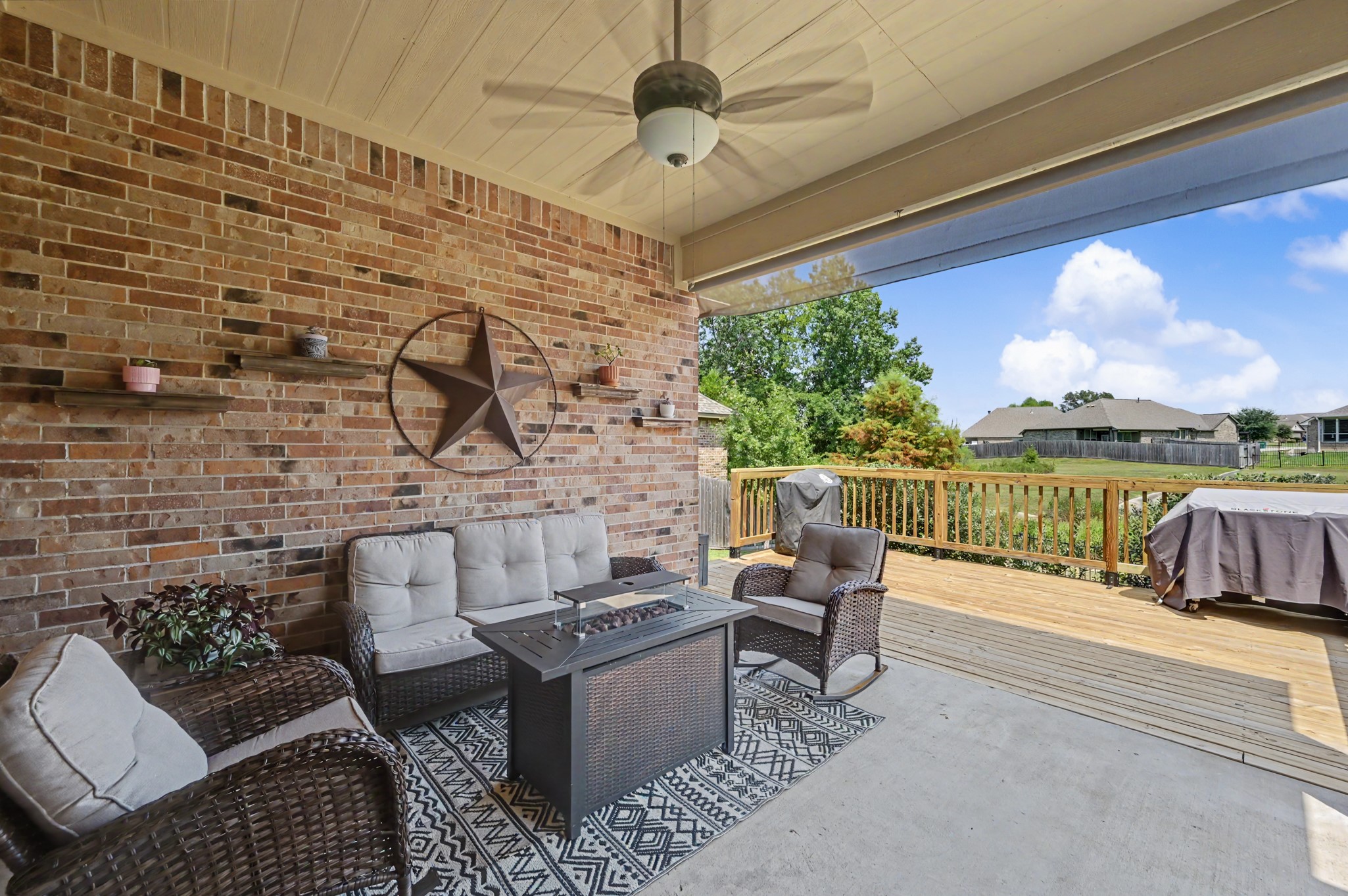 115 Racetrack Lane Property Photo 4
