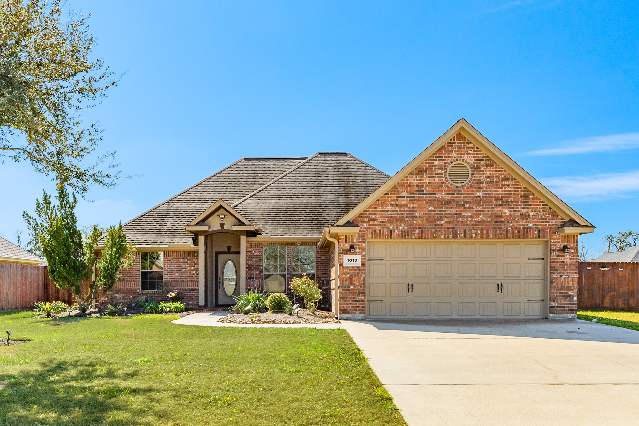 1013 Cardinal Court Property Photo