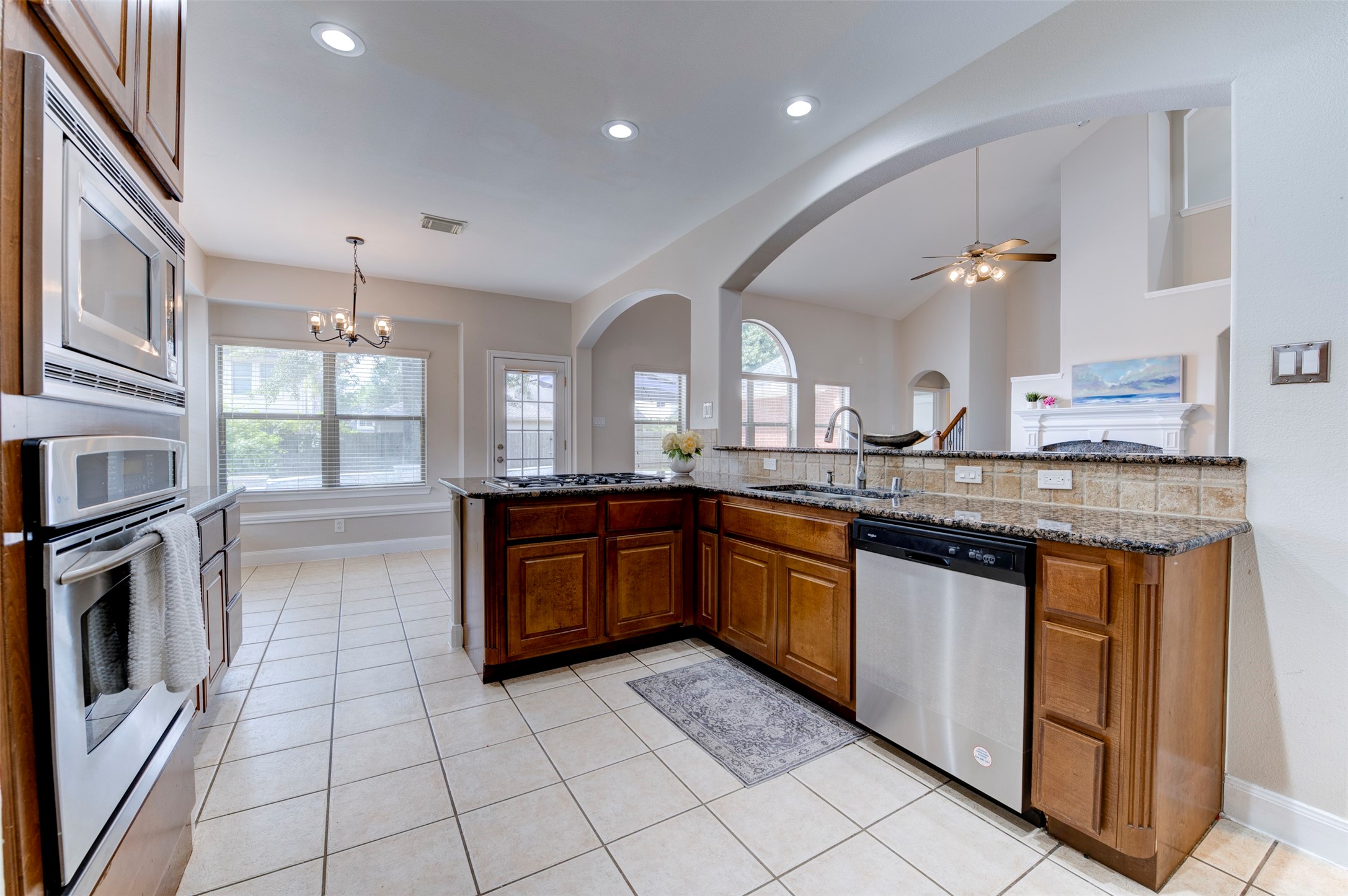 18227 Enchanted Rock Trail Property Photo 4