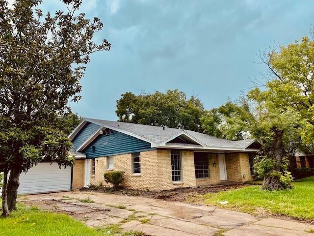 3919 Hickok Lane Property Photo 3