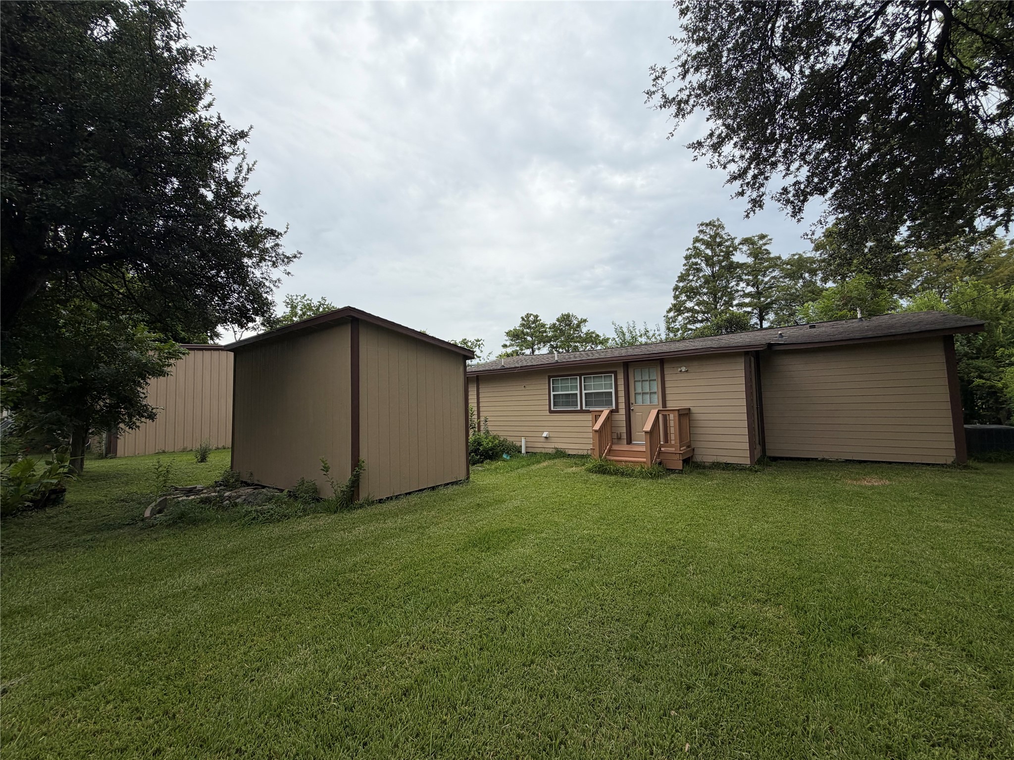 8907 Meadow Vista Boulevard Property Photo 5