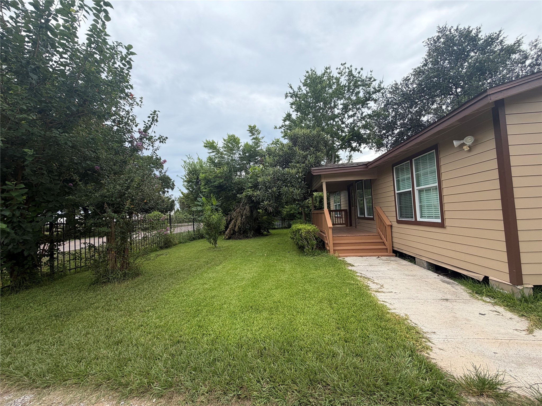 8907 Meadow Vista Boulevard Property Photo 8