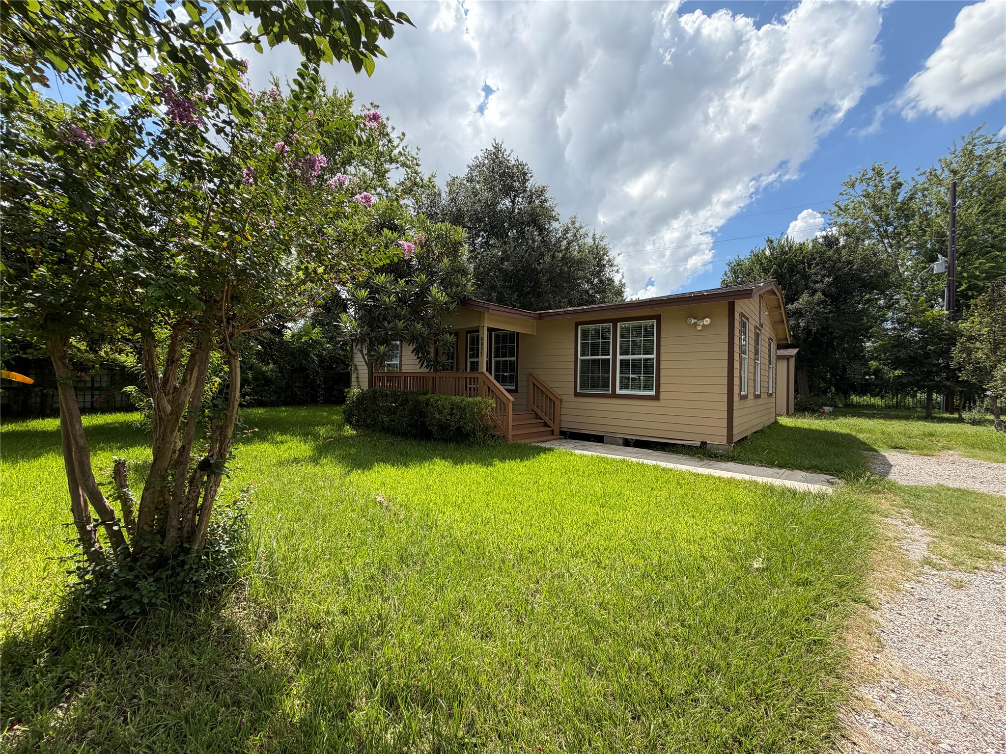 8907 Meadow Vista Boulevard Property Photo 27