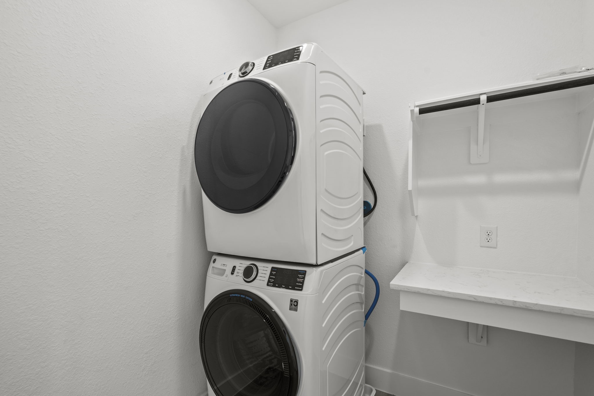 1220 Shaded Rock Drive Property Photo 28