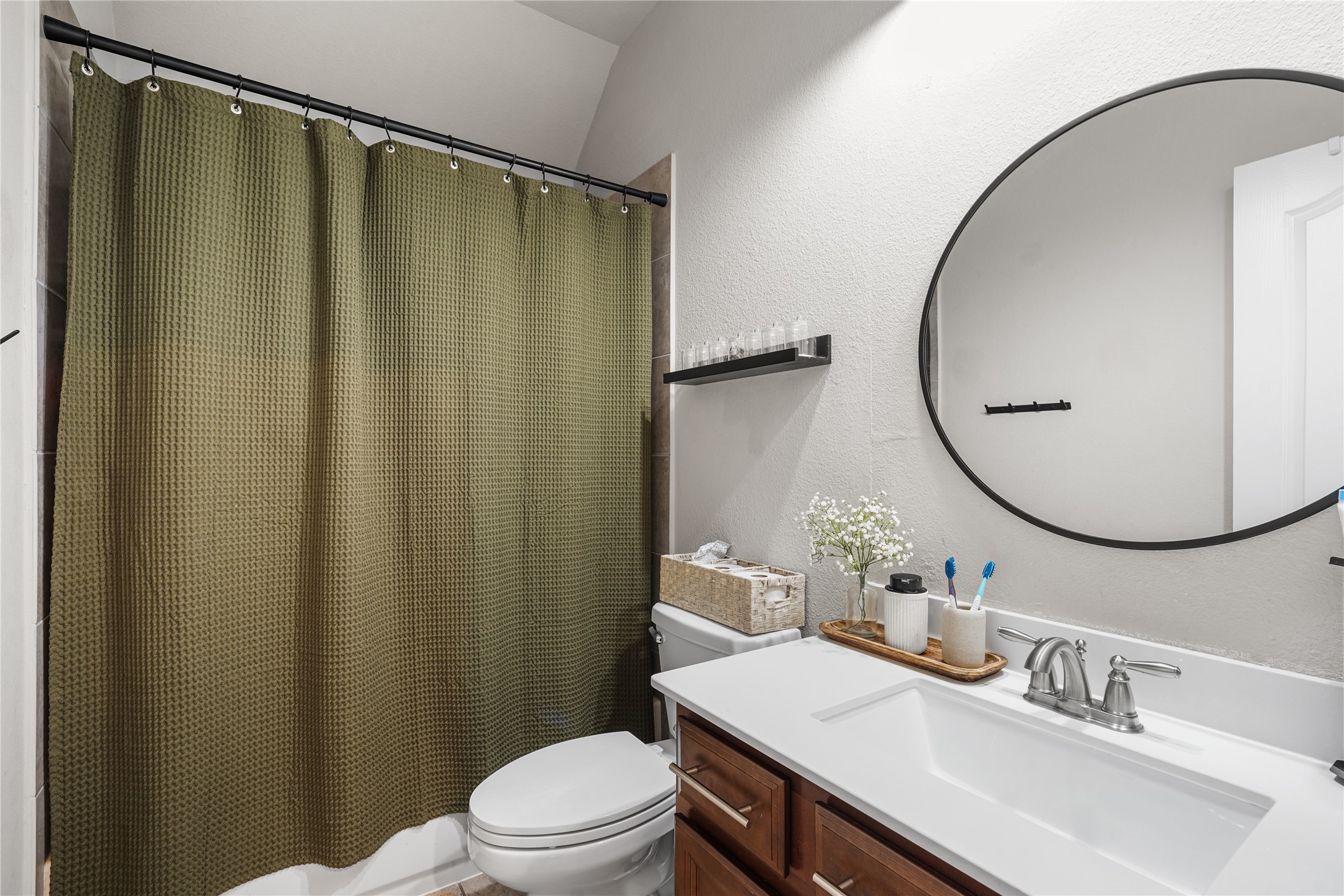 2109 Hickory Valley Court Property Photo 15