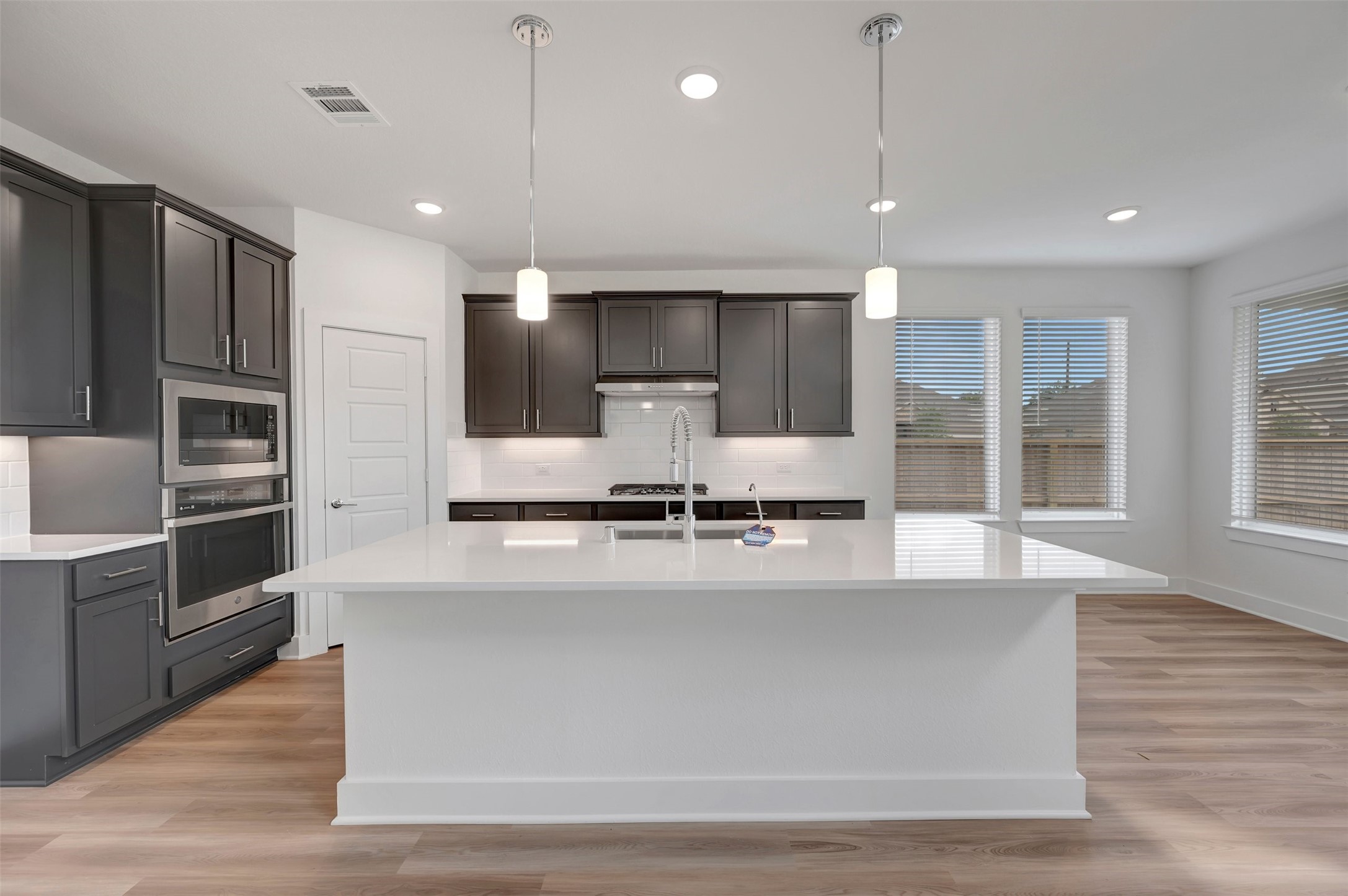 2014 Heather Ridge Way Property Photo 4
