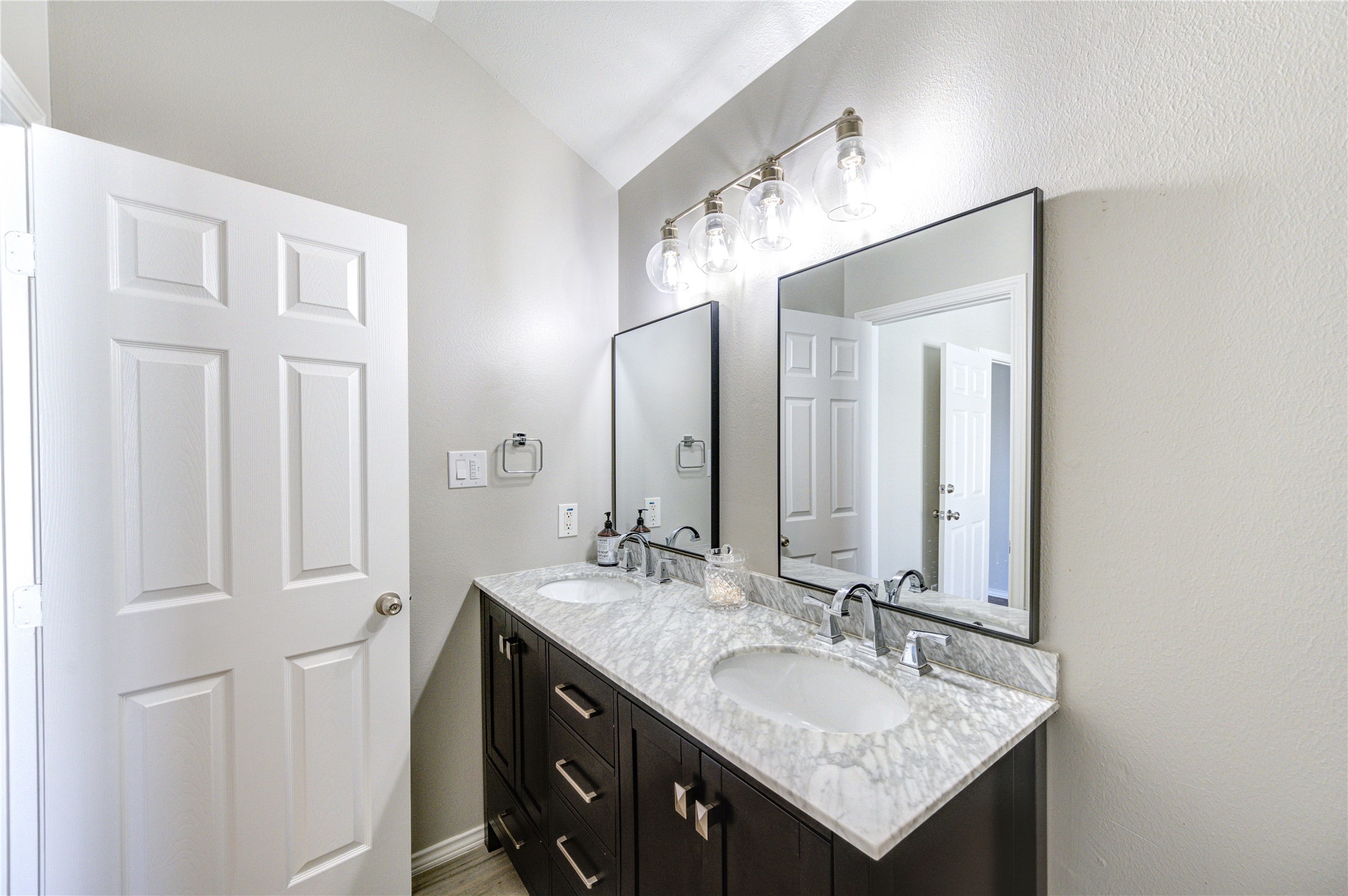 1838 Wheeler Street Property Photo 11