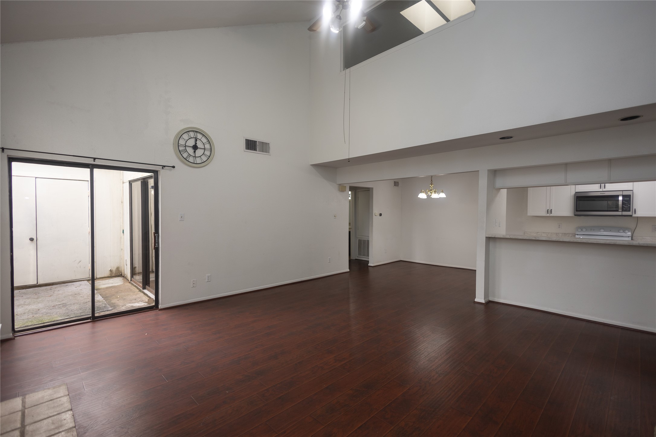 8100 Cambridge Street 89 Property Photo 4