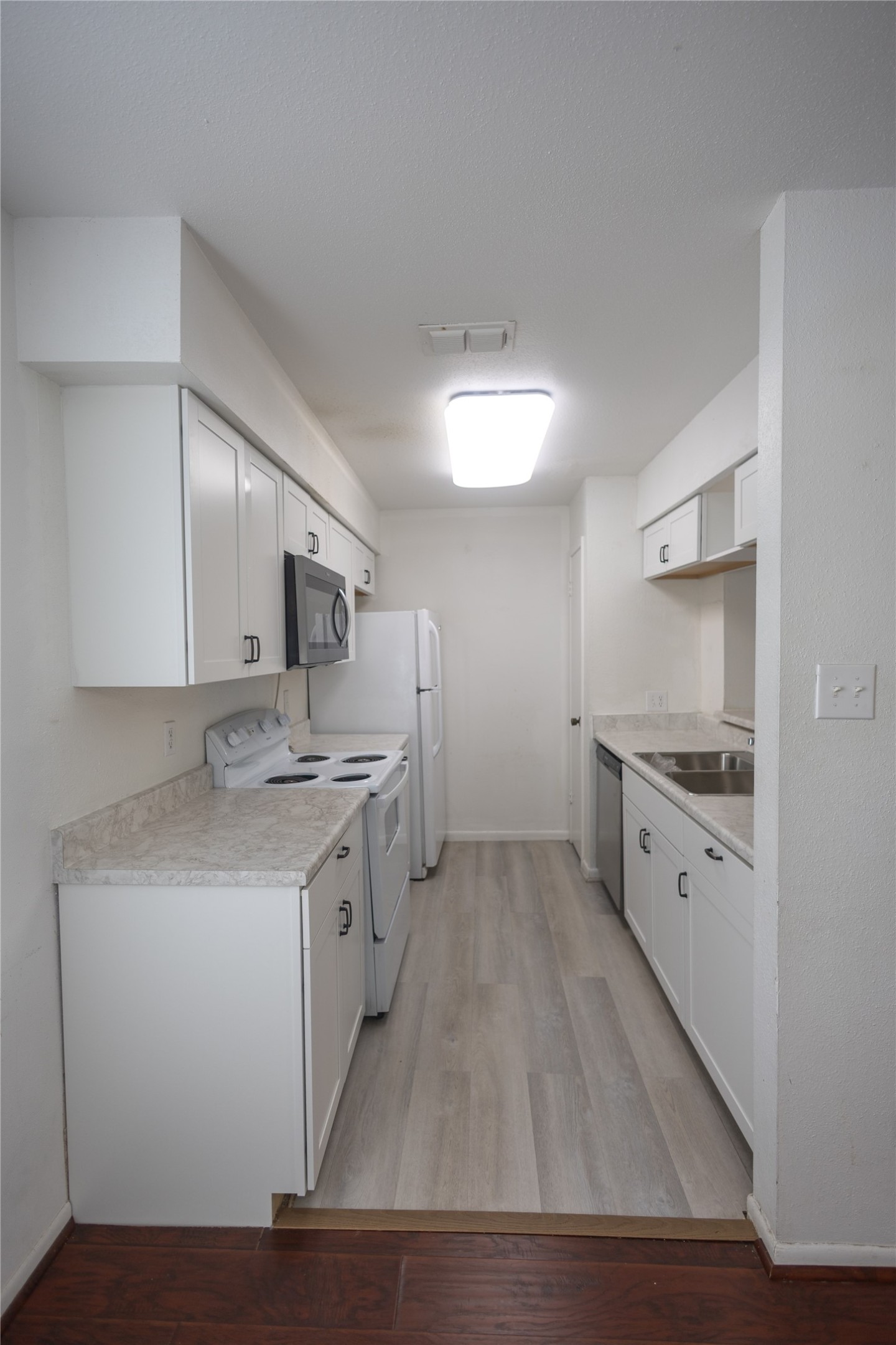 8100 Cambridge Street 89 Property Photo 11