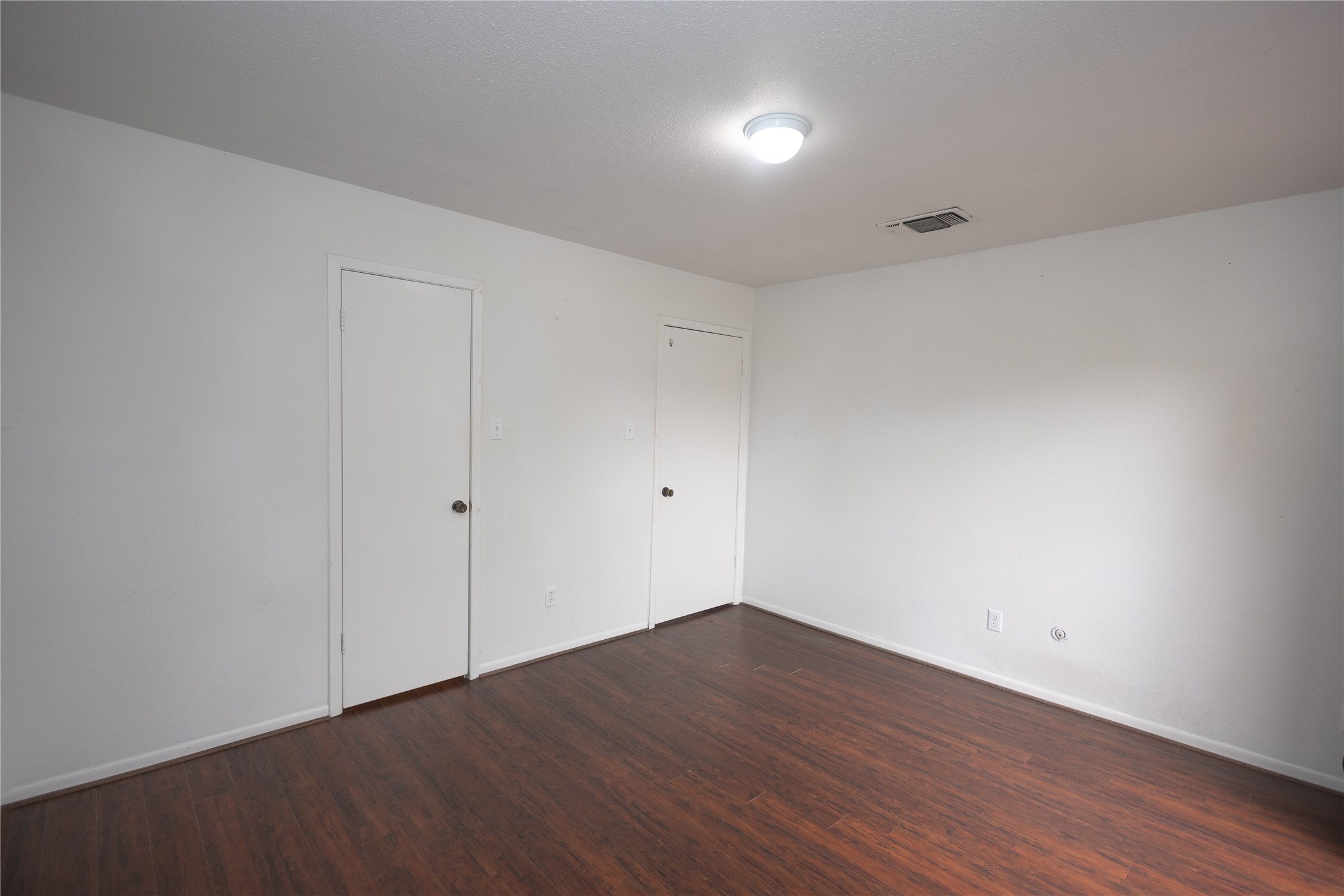 8100 Cambridge Street 89 Property Photo 17